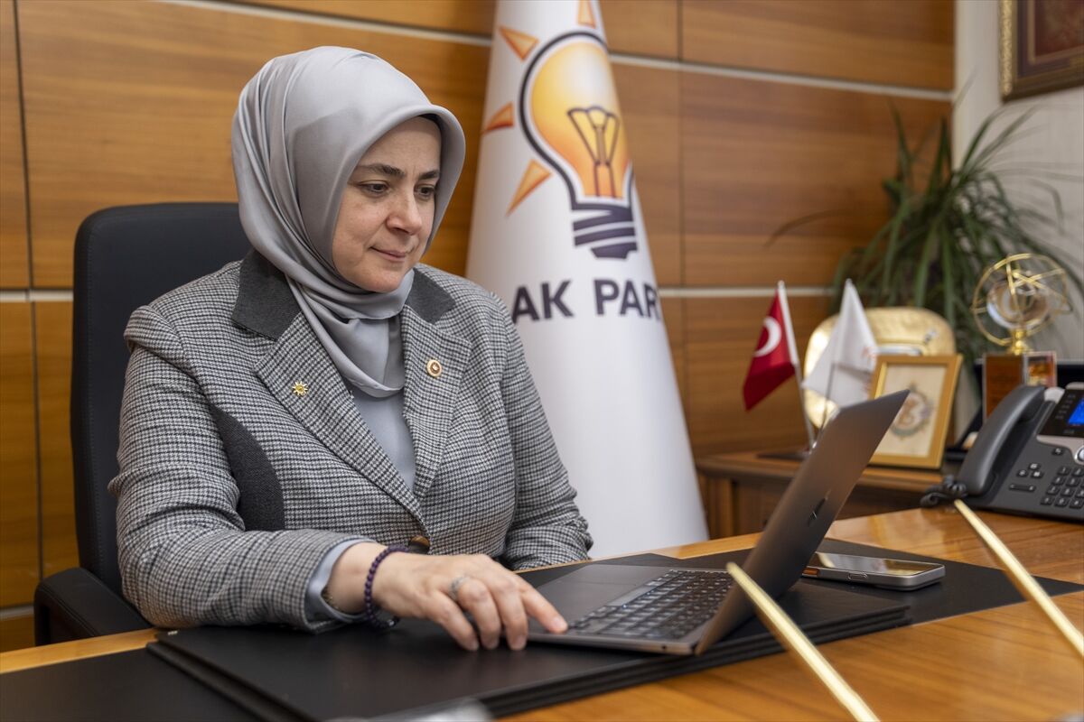 AK Parti Kadın Kolları Başkanı Ercan, AA'nın 'Yılın Kareleri' oylamasına katıldı