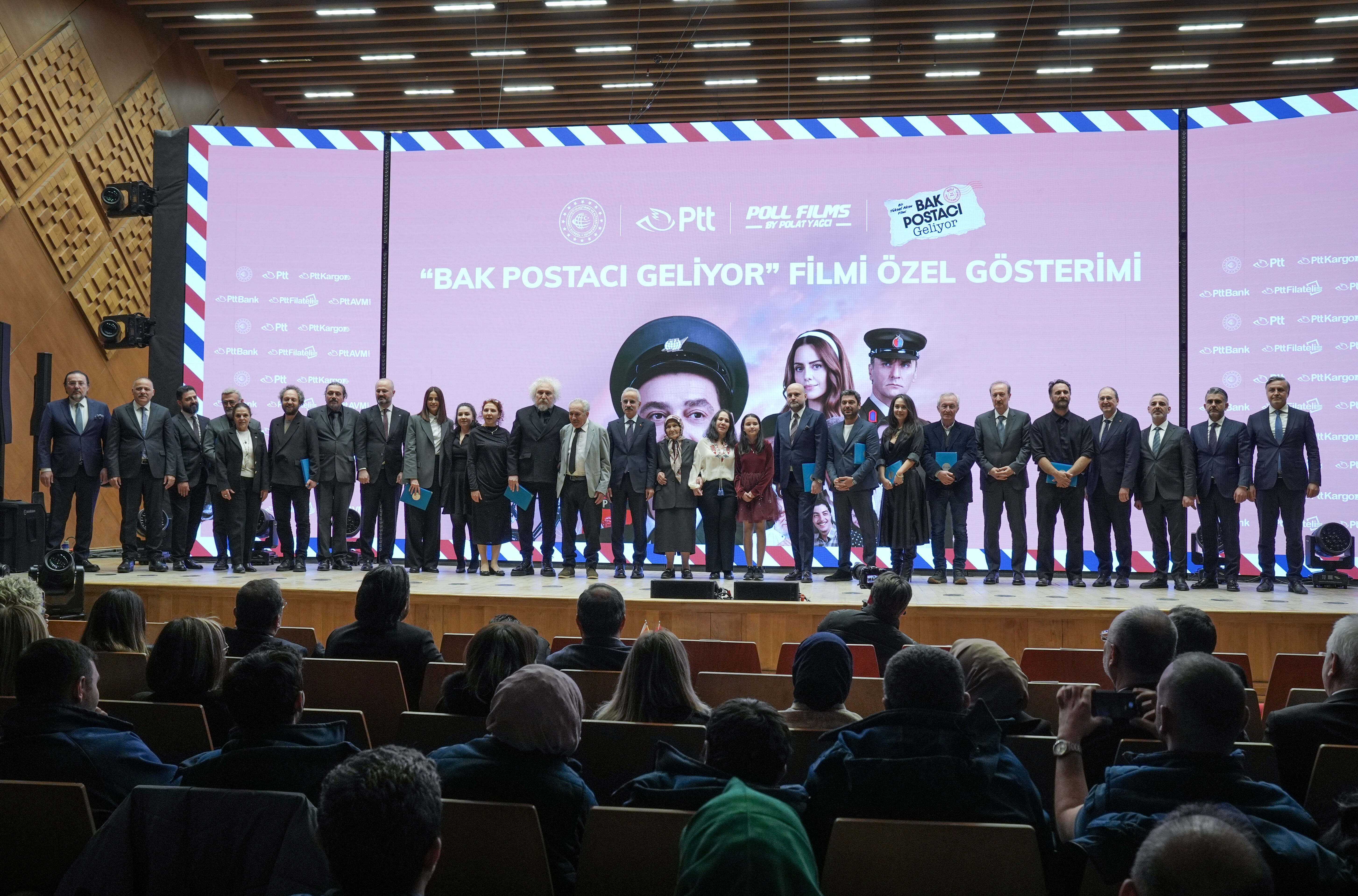 Bakan Uraloğlu, 'Bak Postacı Geliyor' filminin özel gösteriminde konuştu: