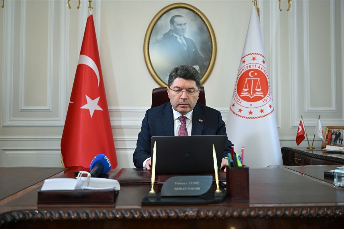 Adalet Bakanı Tunç, AA'nın 'Yılın Kareleri' oylamasına katıldı