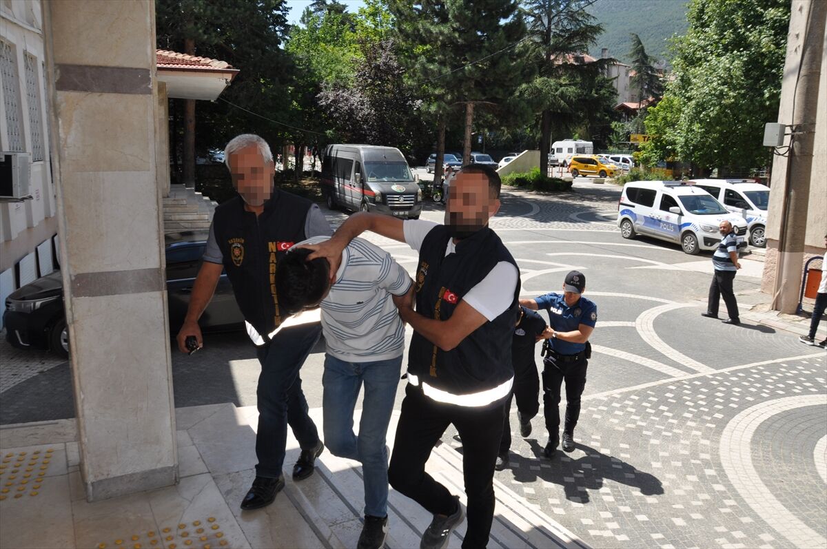 Konya'da uyuşturucu operasyonunda 2 şüpheli tutuklandı