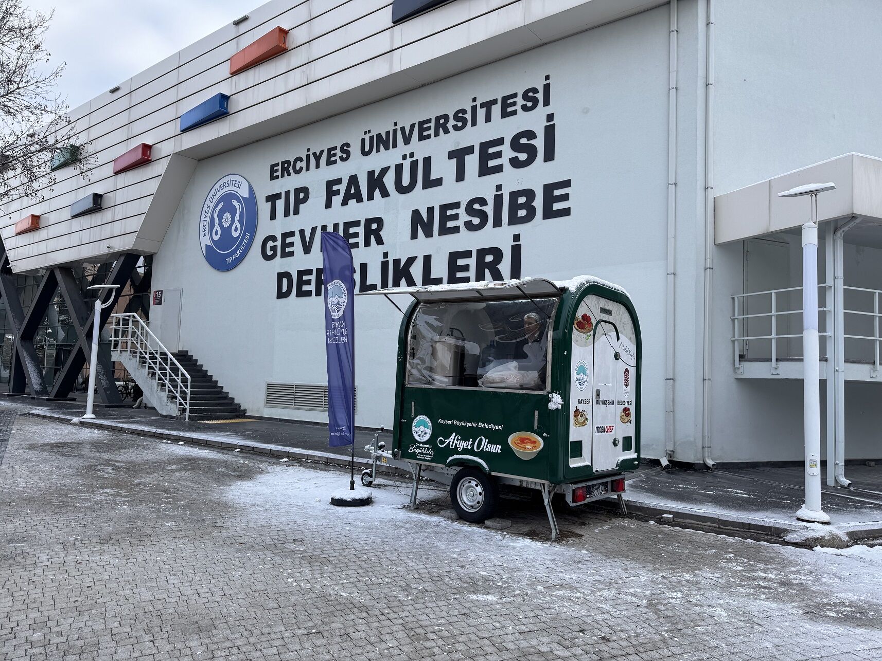 Kayseri Büyükşehir Belediyesi, öğrencilere 2025'te 1 milyon 400 bin bardak sıcak çorba ikram etti