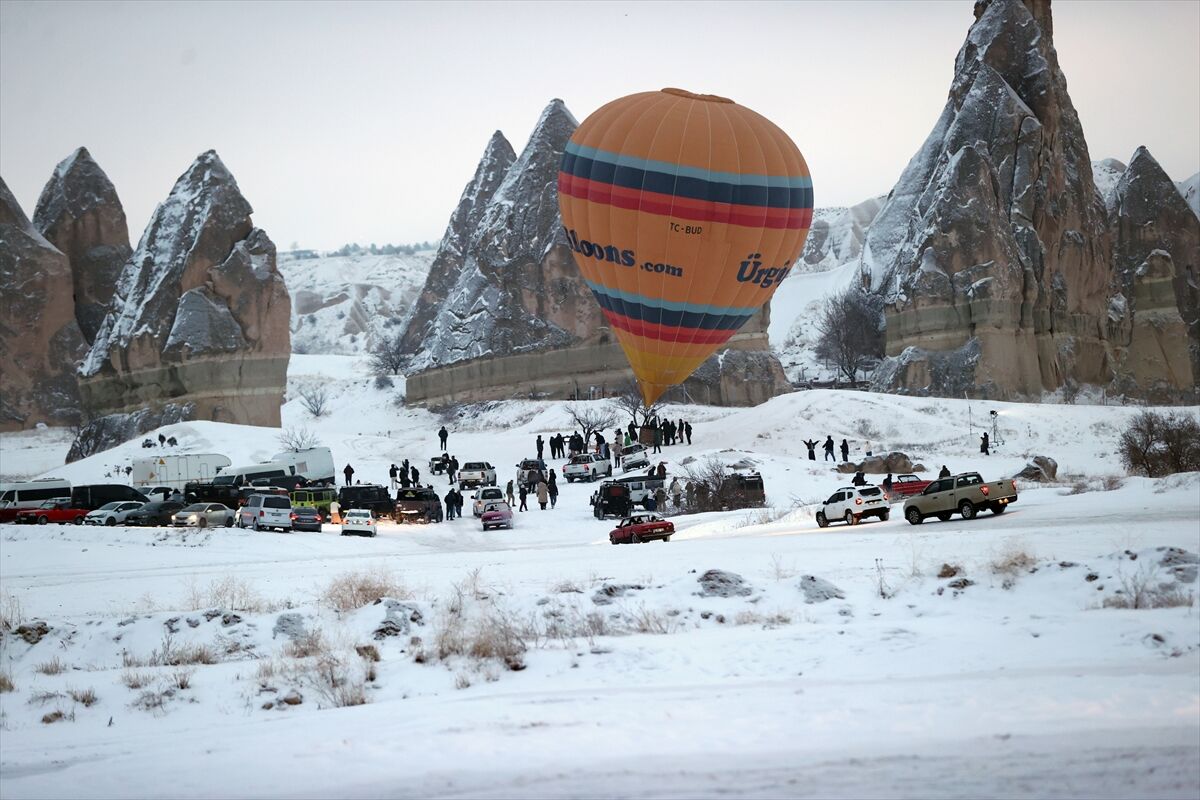 Kapadokya'da balon turu sis ve rüzgar nedeniyle gerçekleştirilemedi