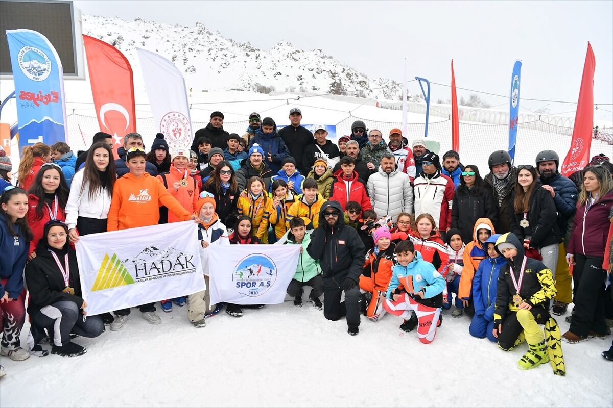 Türkiye Kayak Federasyonu Başkanı Şahin, Kayseri'de ziyaretlerde bulundu