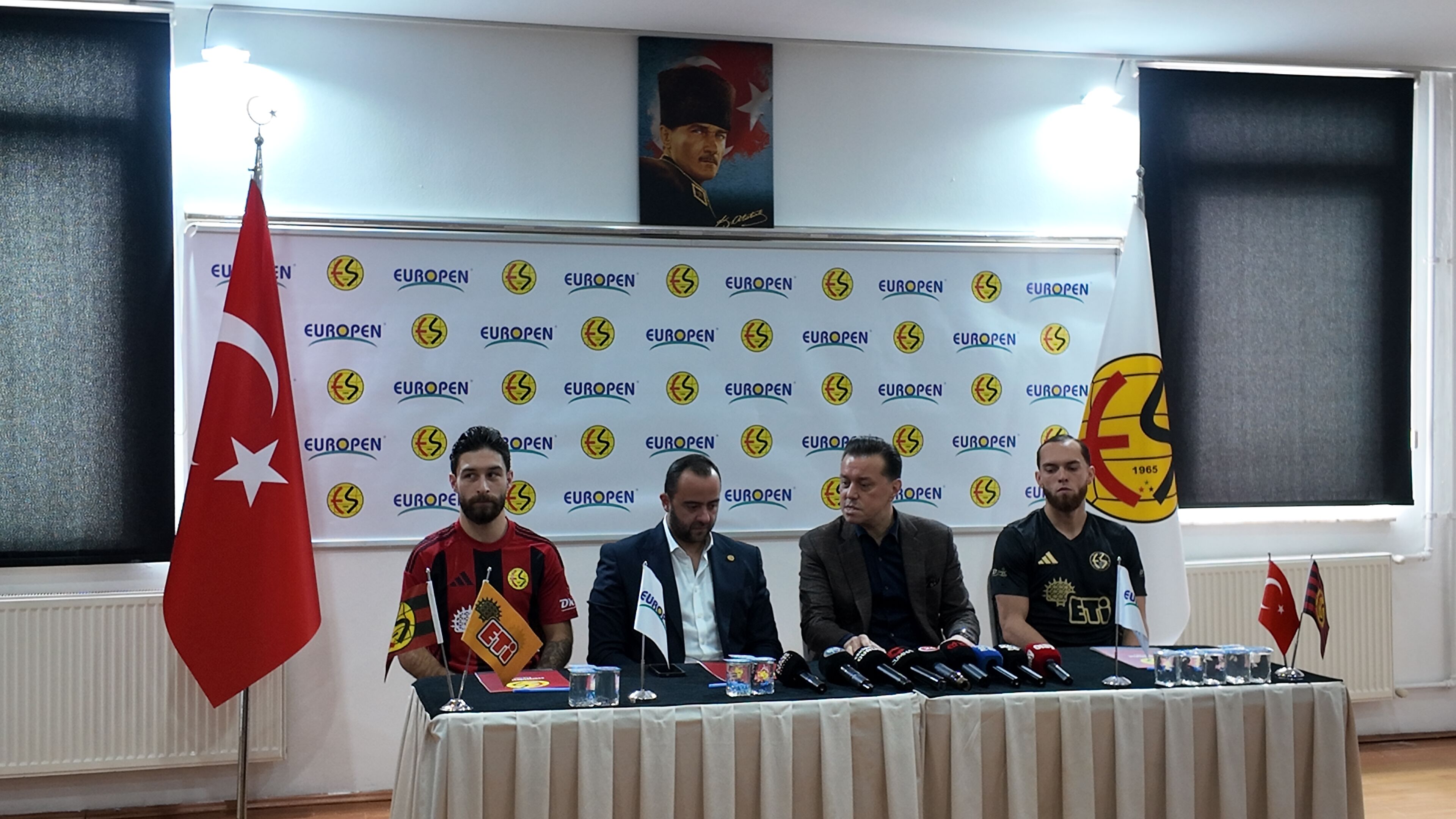 Hatipoğlu: Talebimiz kişiye değil Eskişehirspor’a