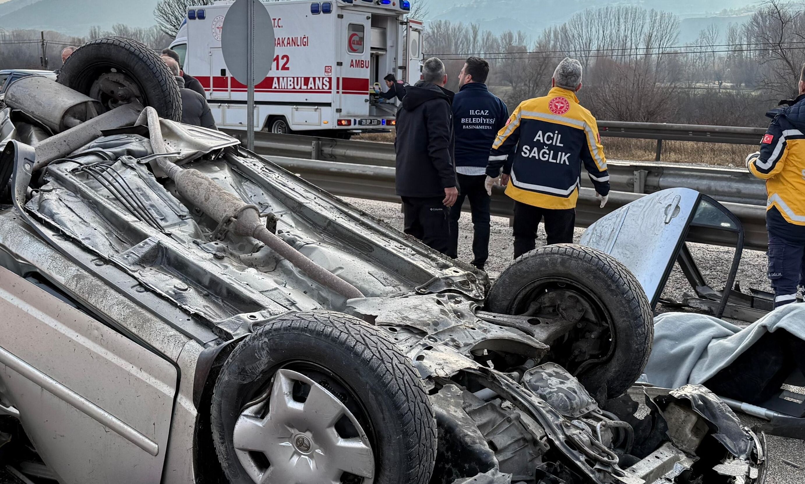Çankırı'da otomobil ile tırın çarpıştığı kazada 1'i bebek 4 kişi yaralandı