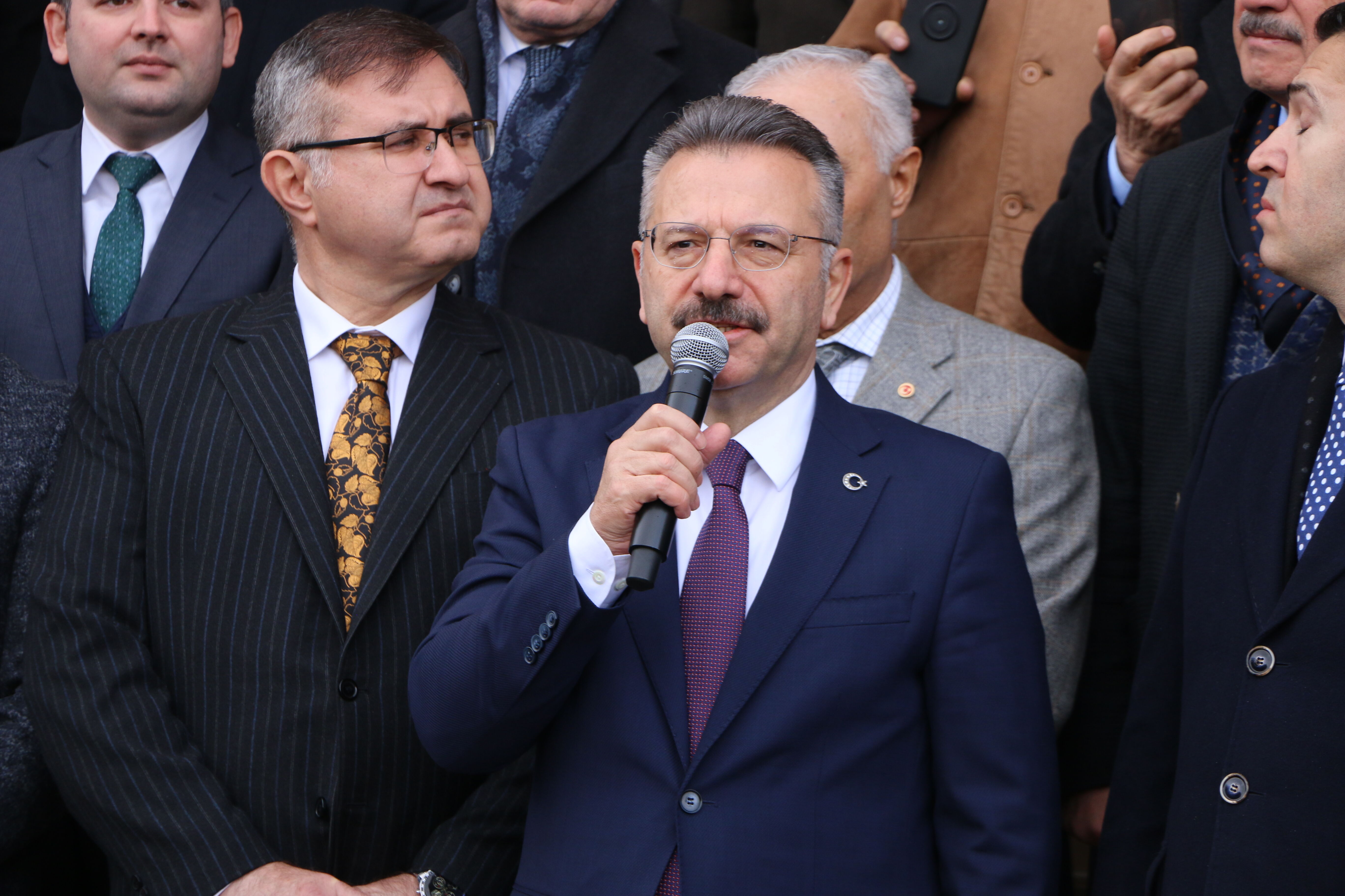 'Vali-mülkiye başmüfettişi' görevine atanan Hüseyin Aksoy, Eskişehir'den uğurlandı