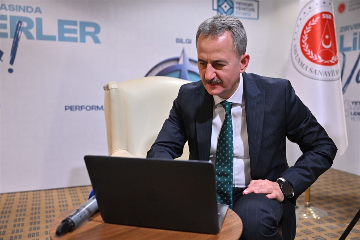 Savunma Sanayii Başkanı Haluk Görgün, AA'nın 'Yılın Kareleri' oylamasına katıldı