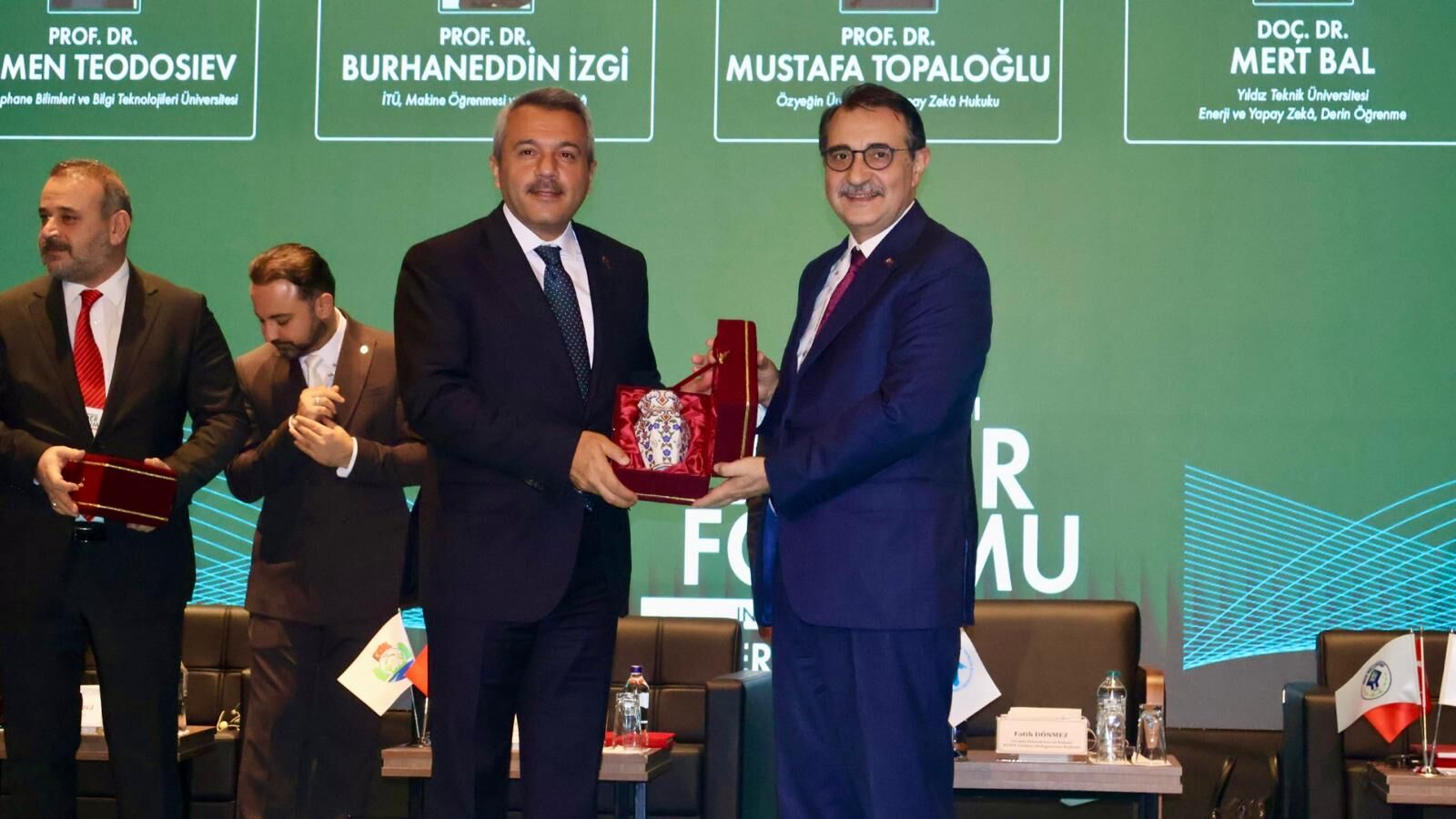 Dönmez’den Karadeniz vurgusu: Enerji güvenliği bölgesel istikrarla mümkün