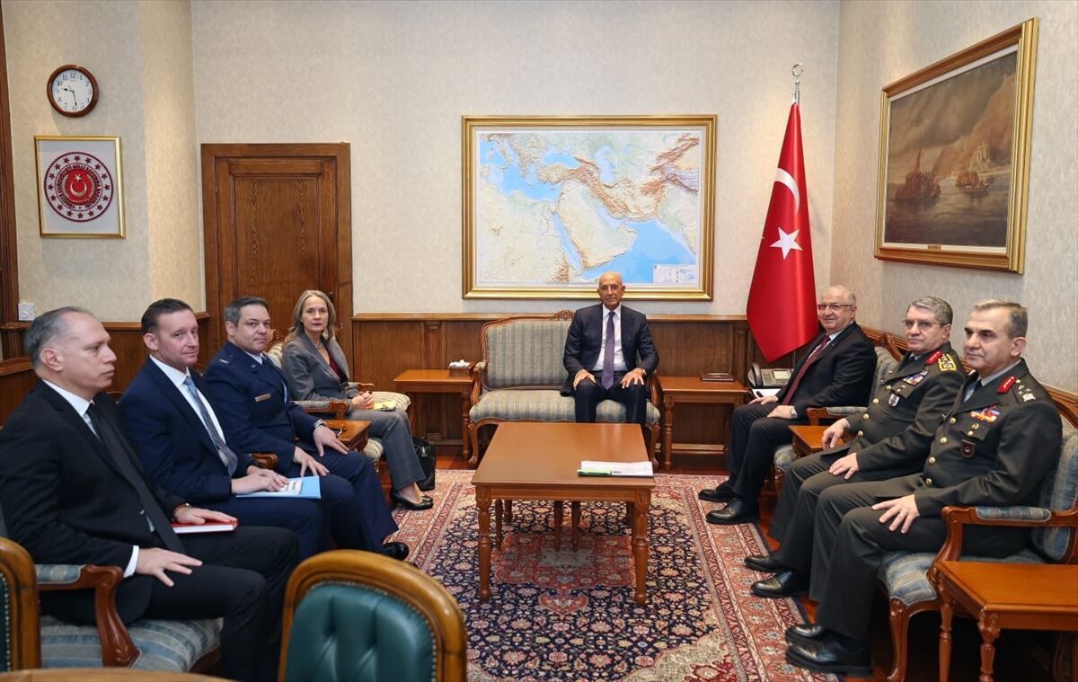 Milli Savunma Bakanı Güler, ABD'nin Ankara Büyükelçisi Barrack'ı kabul etti