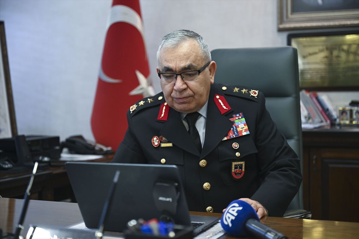 Ankara İl Jandarma Komutanı Tümgeneral Yıldız, AA'nın 'Yılın Kareleri' oylamasına katıldı