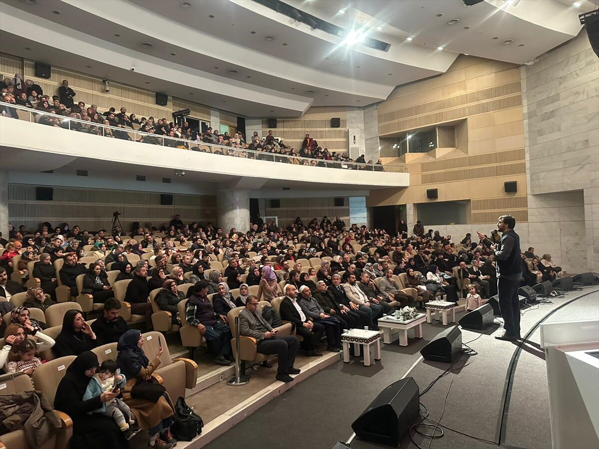 Konya'da 'Güçlü Aileler için Yaşam Becerileri' konferansı düzenlendi