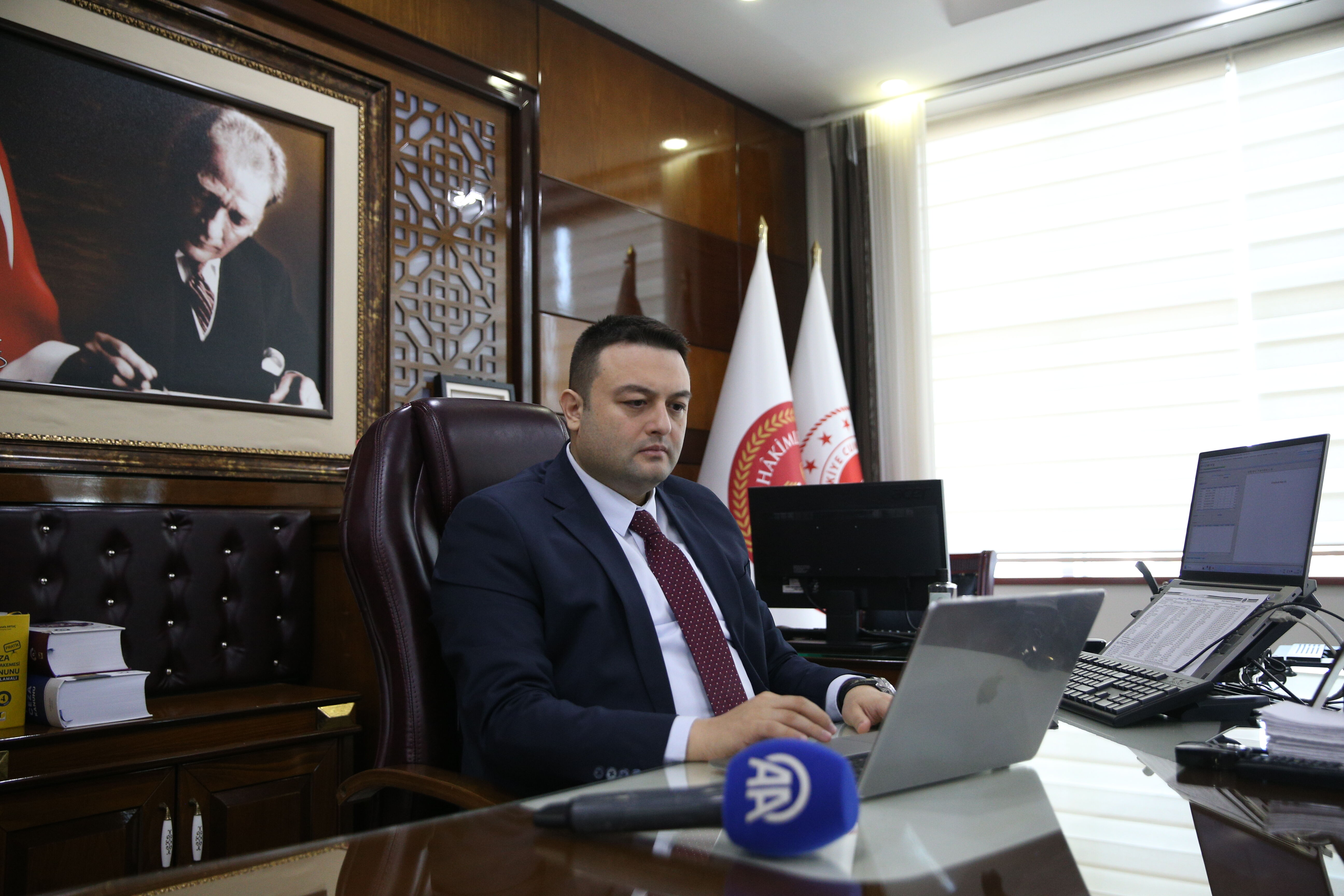 Niğde Cumhuriyet Başsavcısı Süren, AA'nın 'Yılın Kareleri' oylamasına katıldı