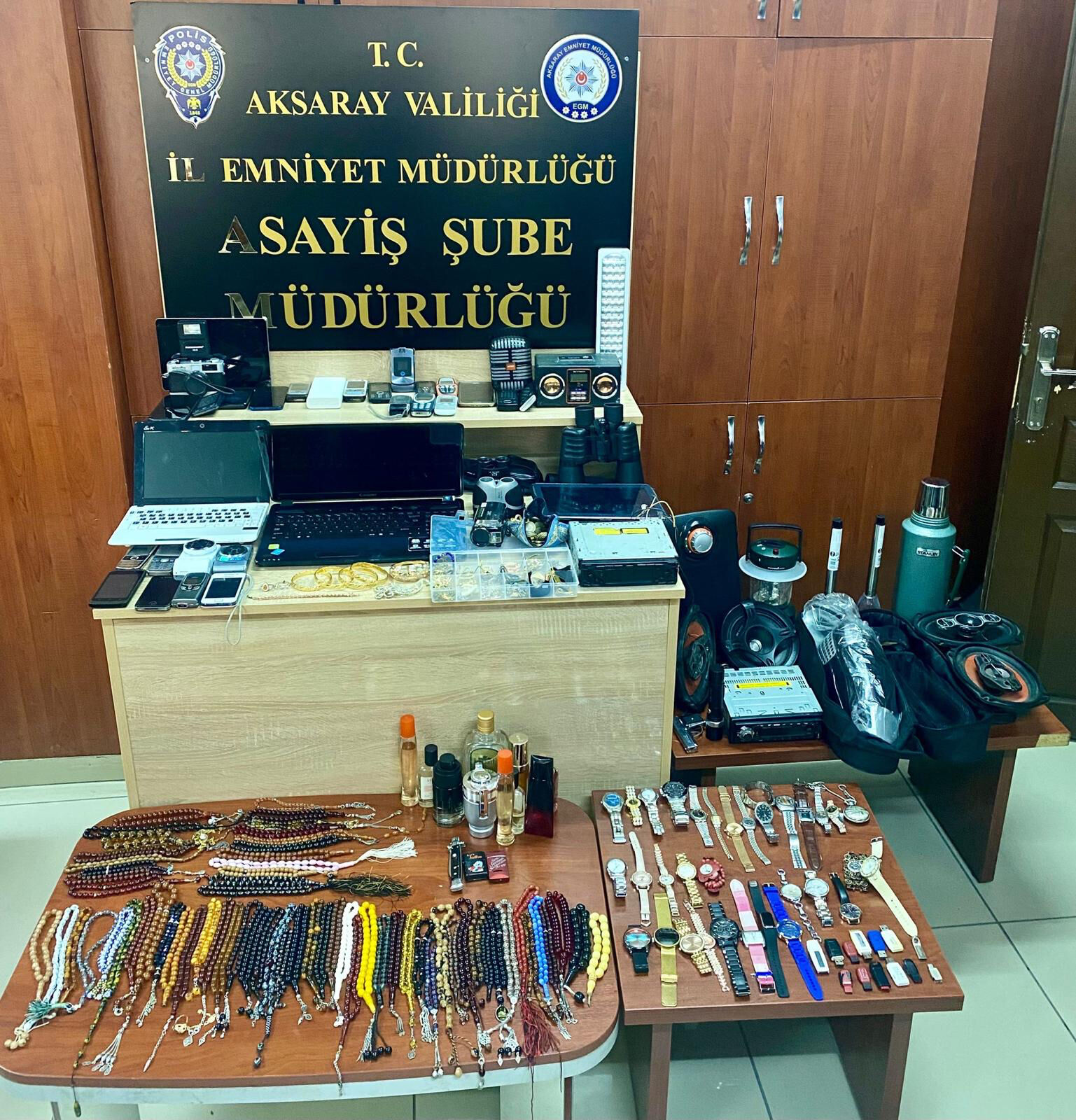 Aksaray'da evlerden hırsızlık yaptığı ileri sürülen zanlı tutuklandı