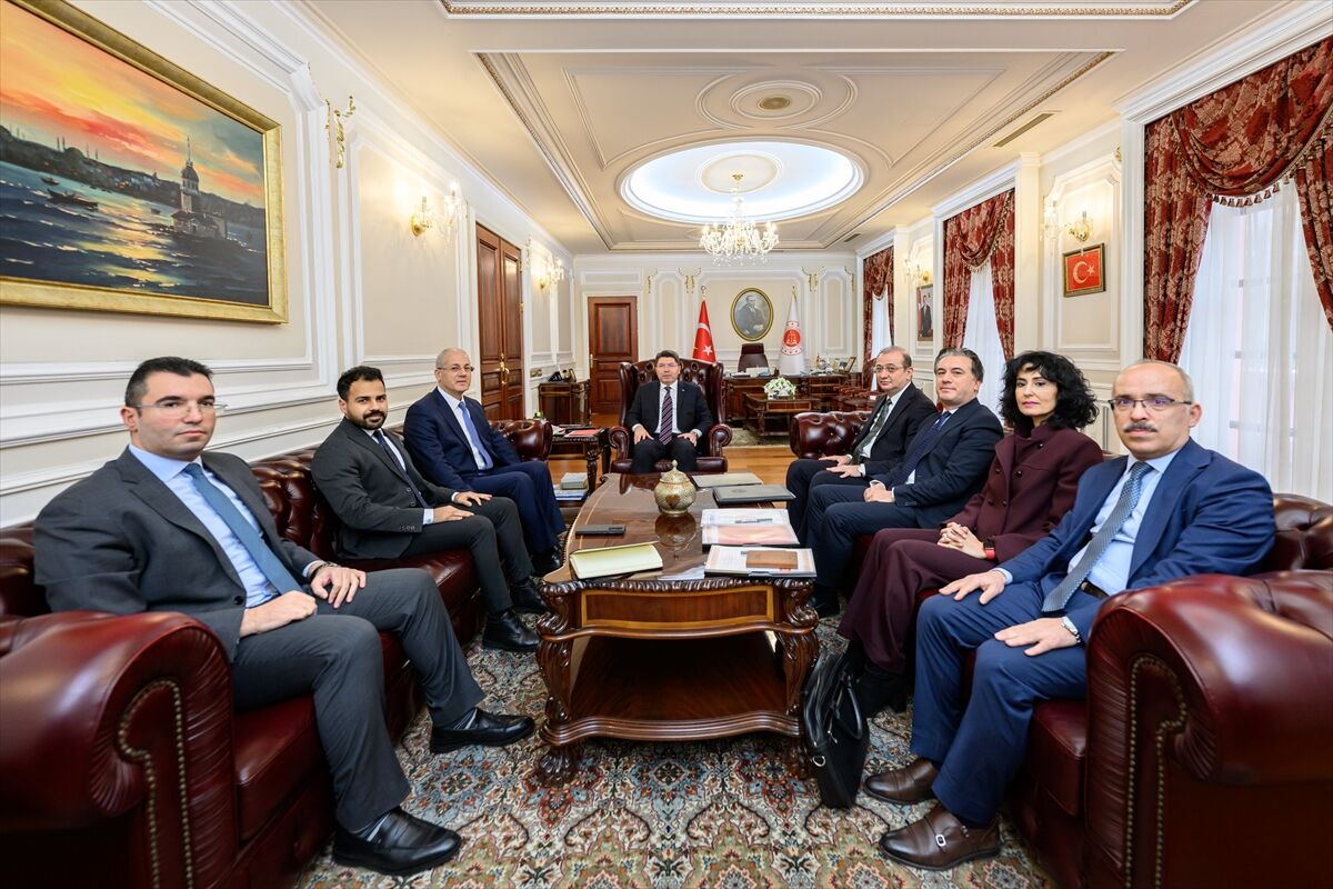 Adalet Bakanı Tunç, Mısır'ın Ankara Büyükelçisi el Sheikh'le bir araya geldi