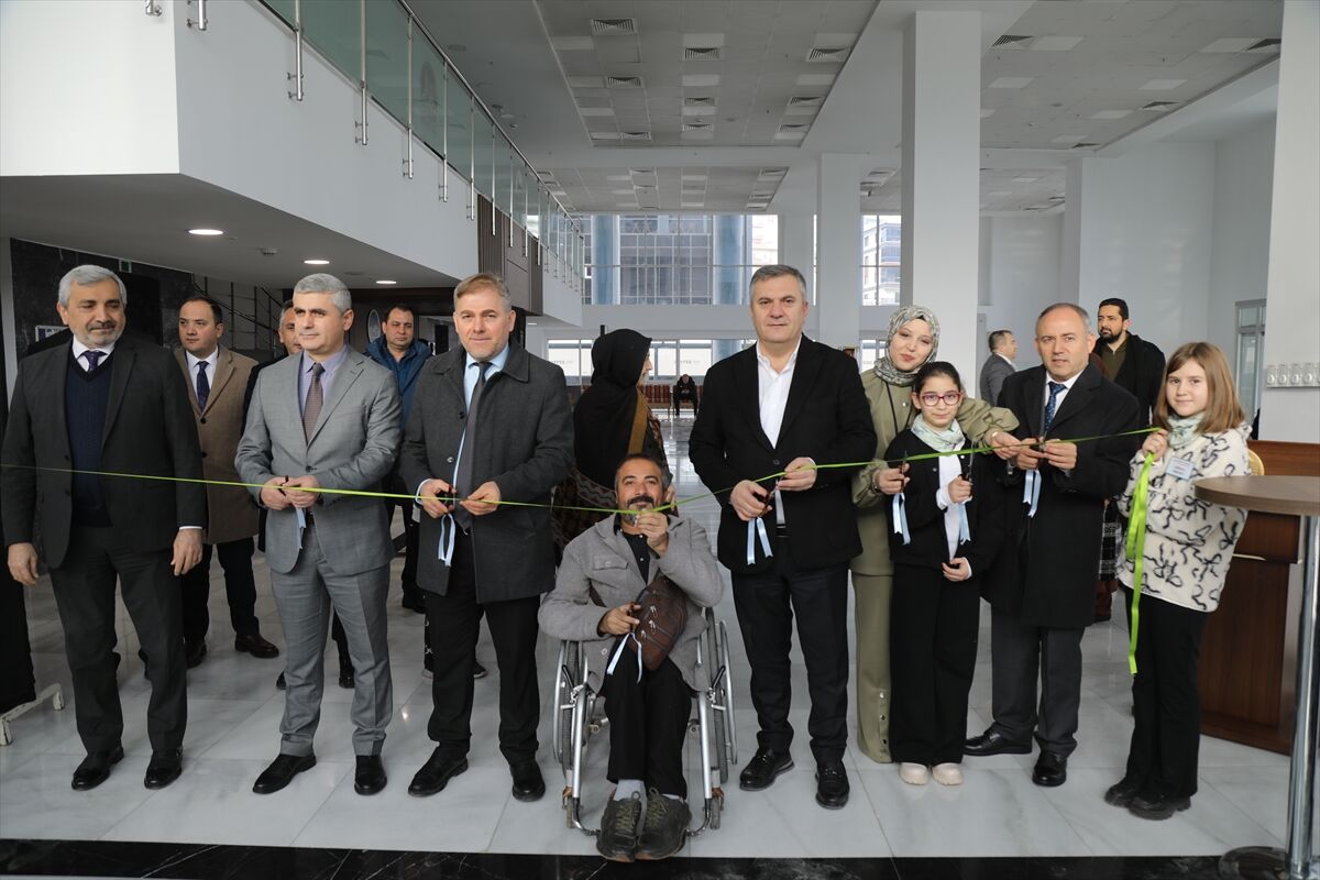 Çubuk'ta 'Posta Sanatı Sergisi' açıldı