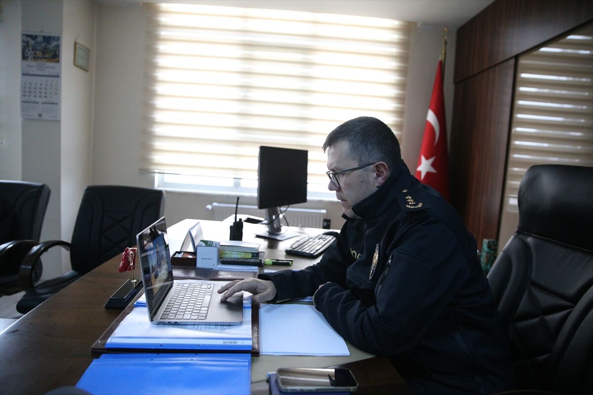 Bor İlçe Emniyet Müdürü Öz, AA'nın 'Yılın Kareleri' oylamasına katıldı