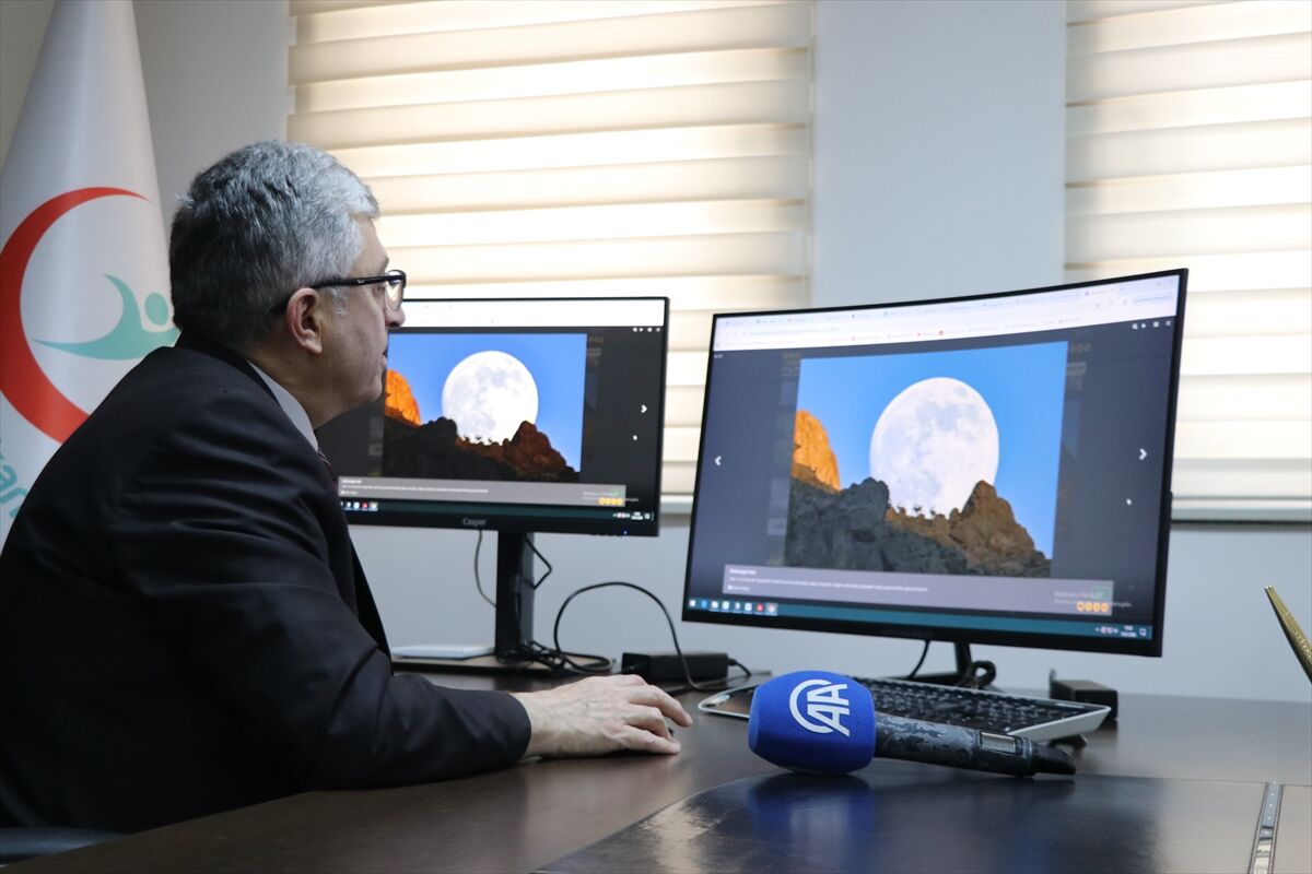 Yozgat İl Sağlık Müdürü Karaarslan, AA'nın 'Yılın Kareleri' oylamasına katıldı