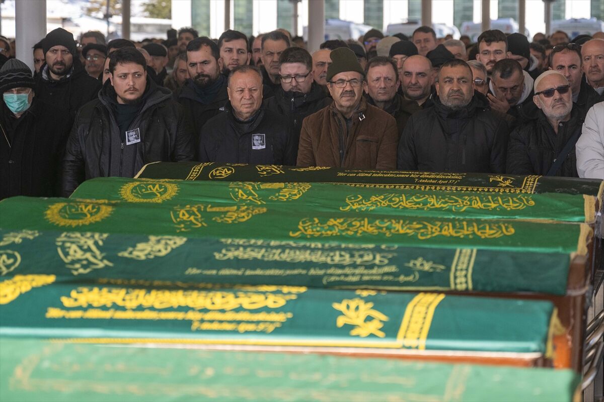 Tiyatro oyuncusu Koray Ergun, başkentte son yolculuğuna uğurlandı