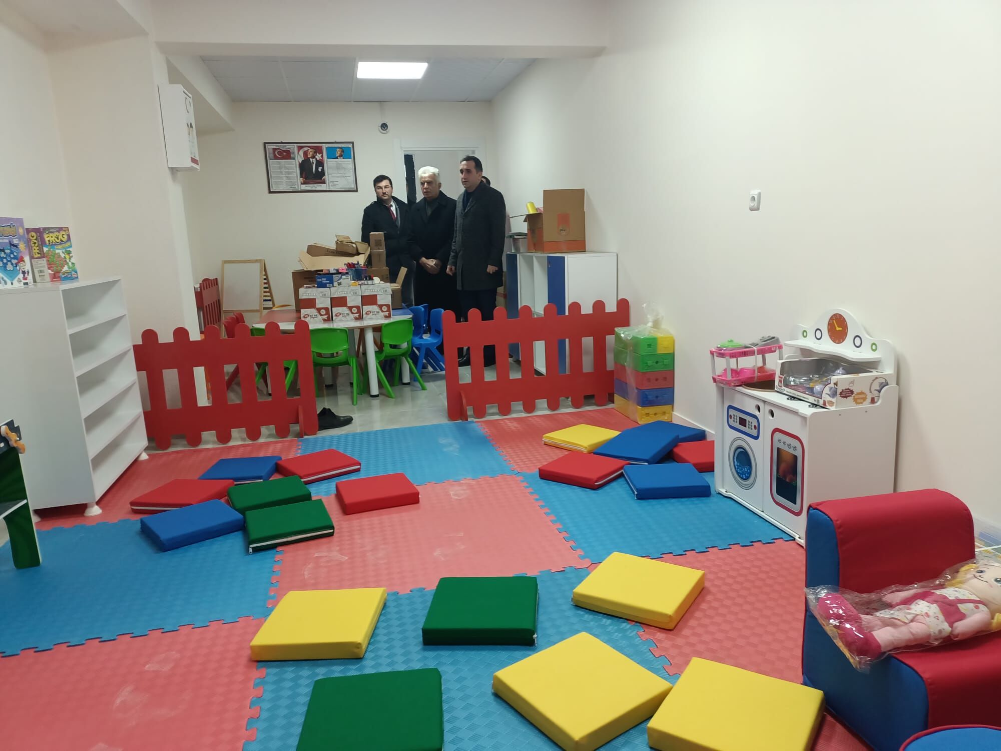 Hüyük Kaymakamı Evsen ve Başkan Sefer yeni açılacak aile destek merkezini inceledi