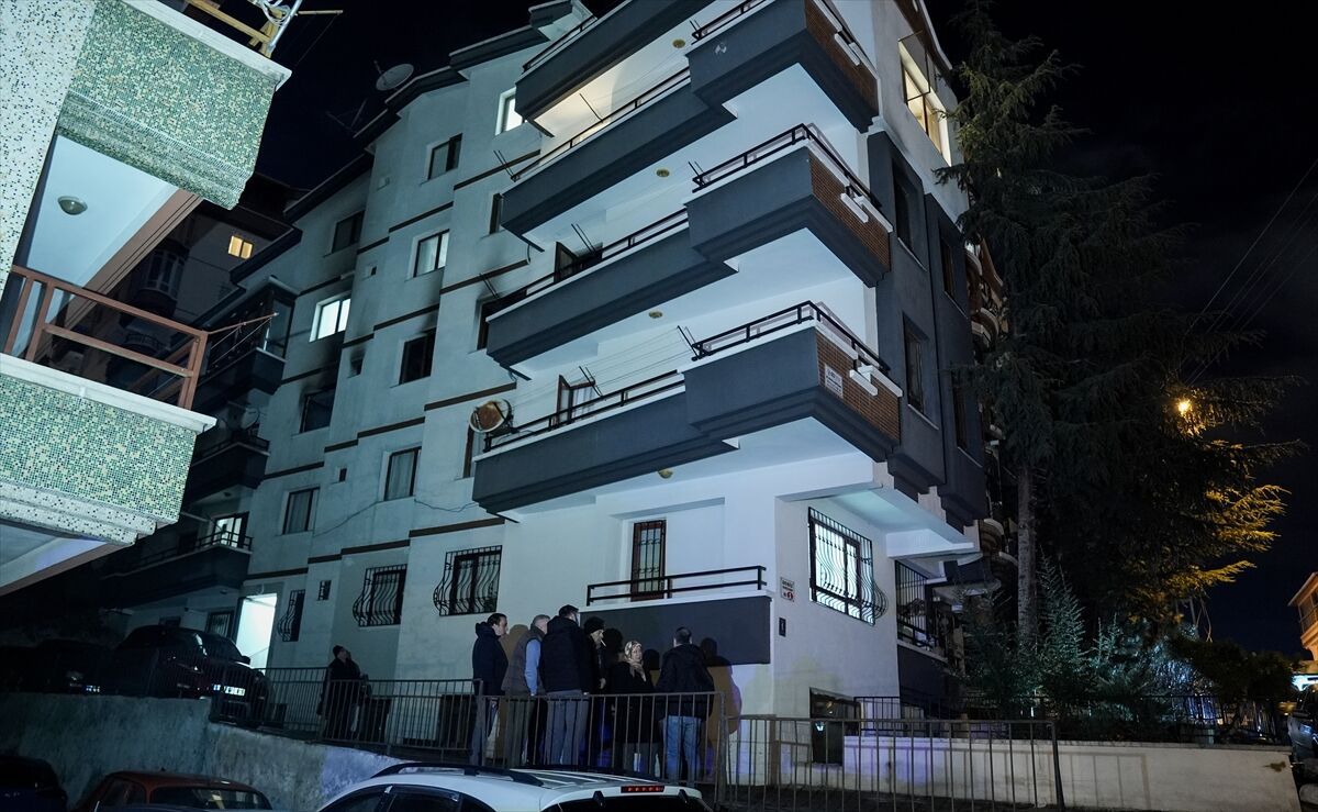 Başkentte bir apartman dairesinde çıkan yangın söndürüldü