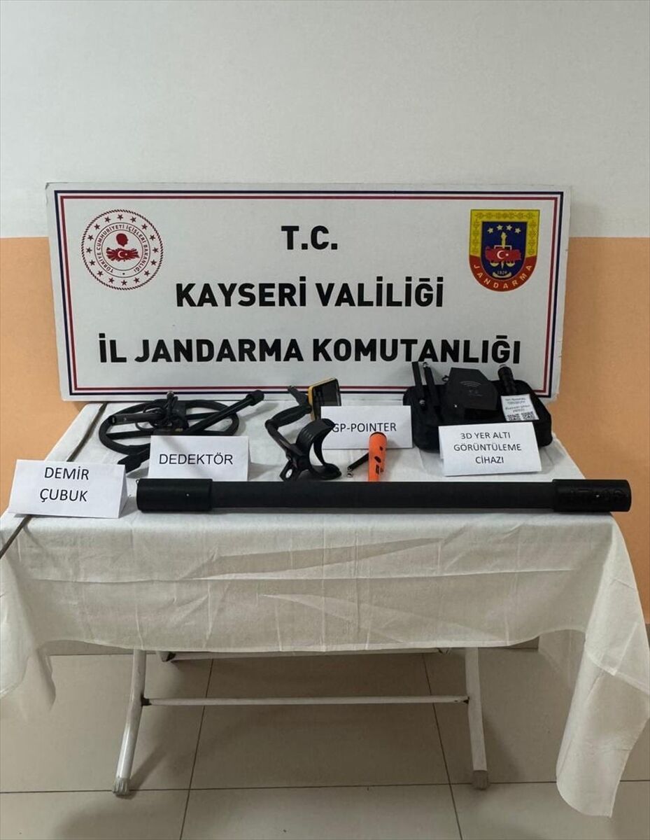 Kayseri'de izinsiz kazı yapan 3 kişi suçüstü yakalandı