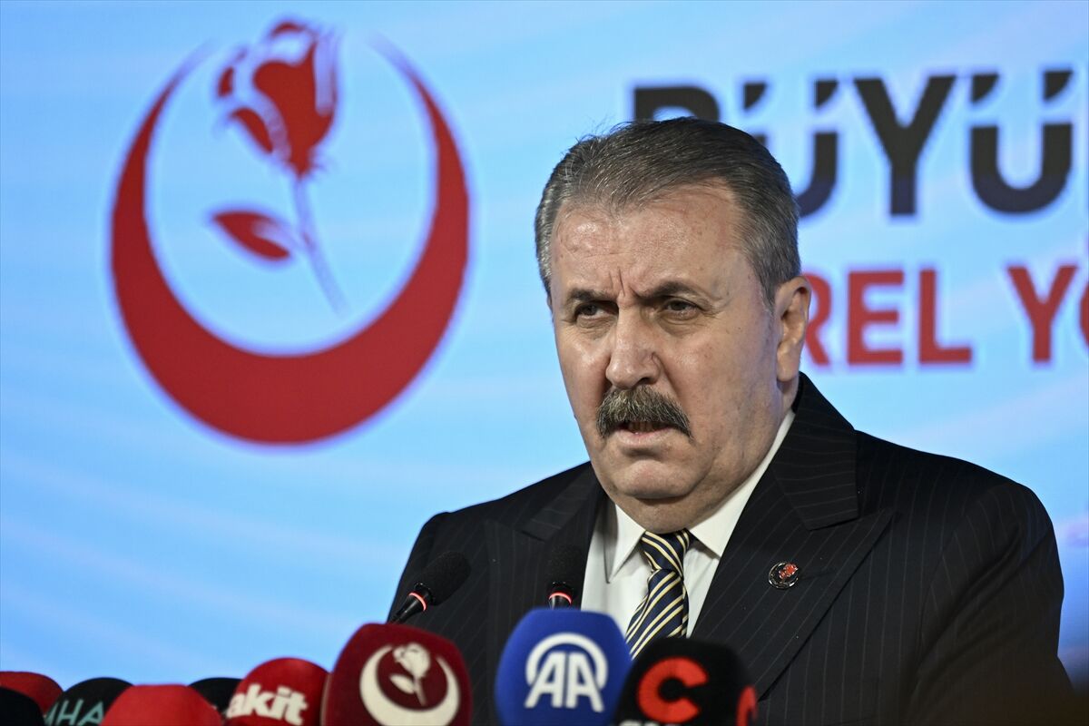 BBP Genel Başkanı Destici, partisinin 'Yerel Yönetimler Eğitim ve Bilgilendirme Toplantısı'nda konuştu: