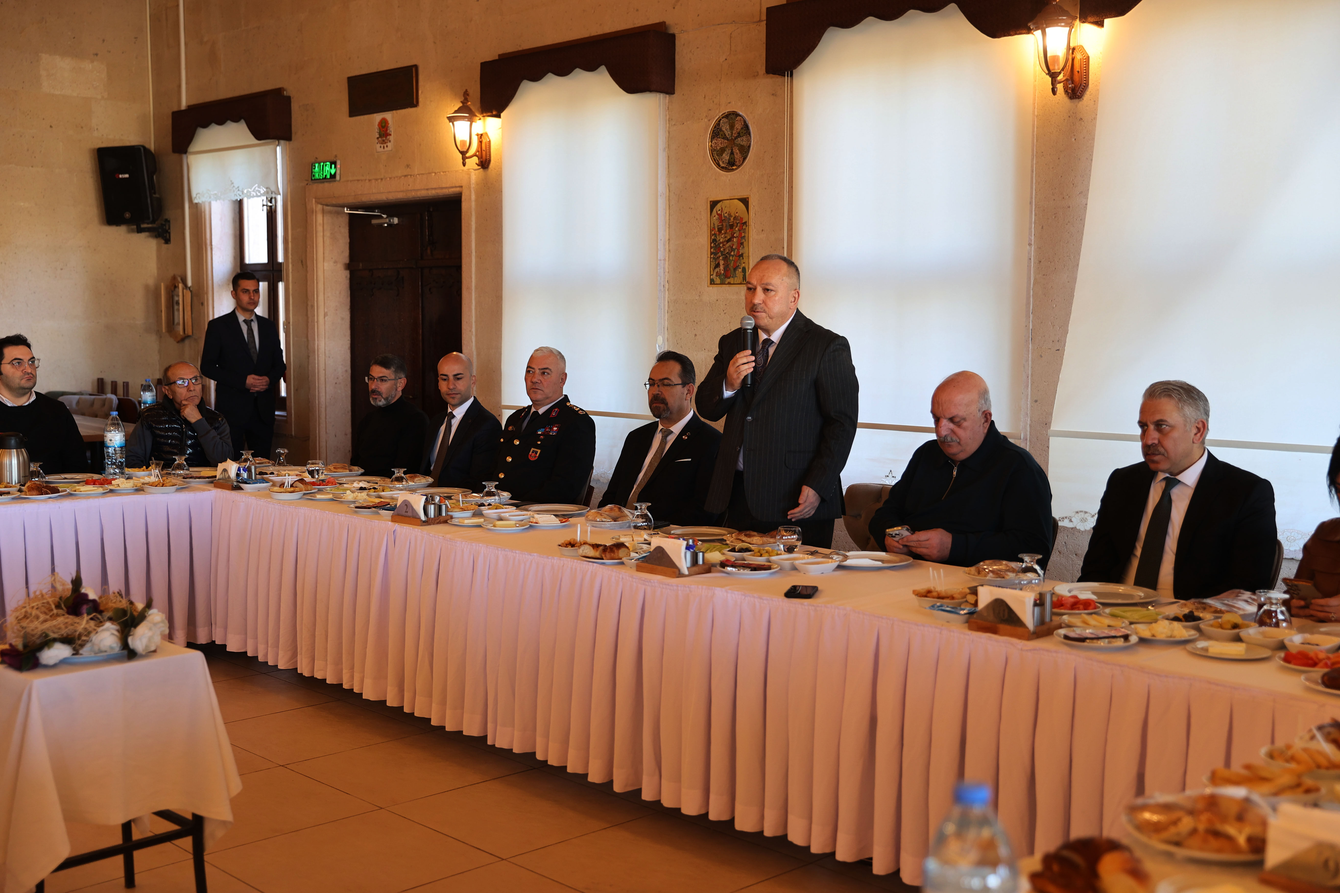 Nevşehir Valisi Ali Fidan, kentteki gazetecilerle buluştu