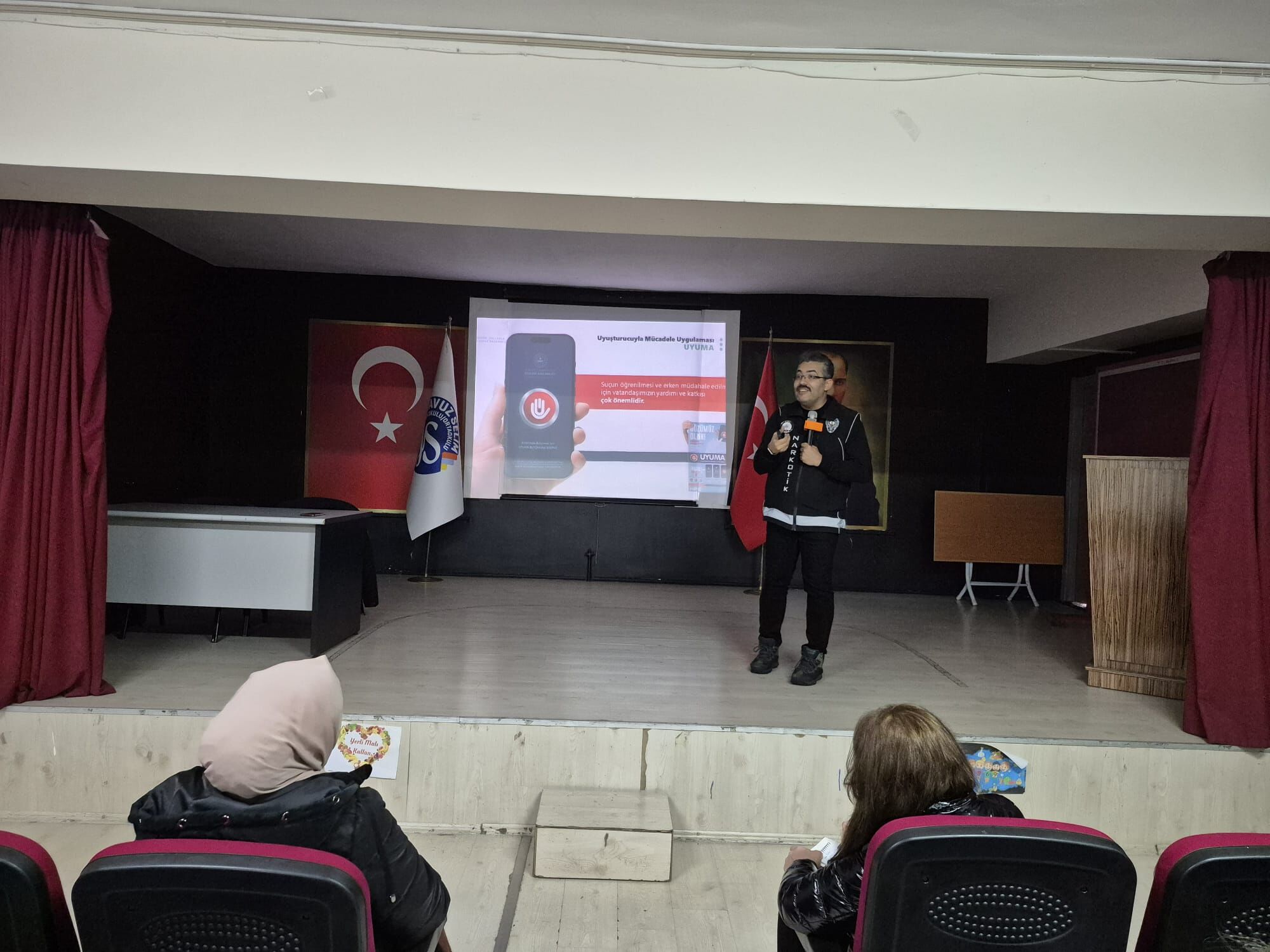 Sivas'ta 'En İyi Narkotik Polisi Anne Projesi' anlatıldı