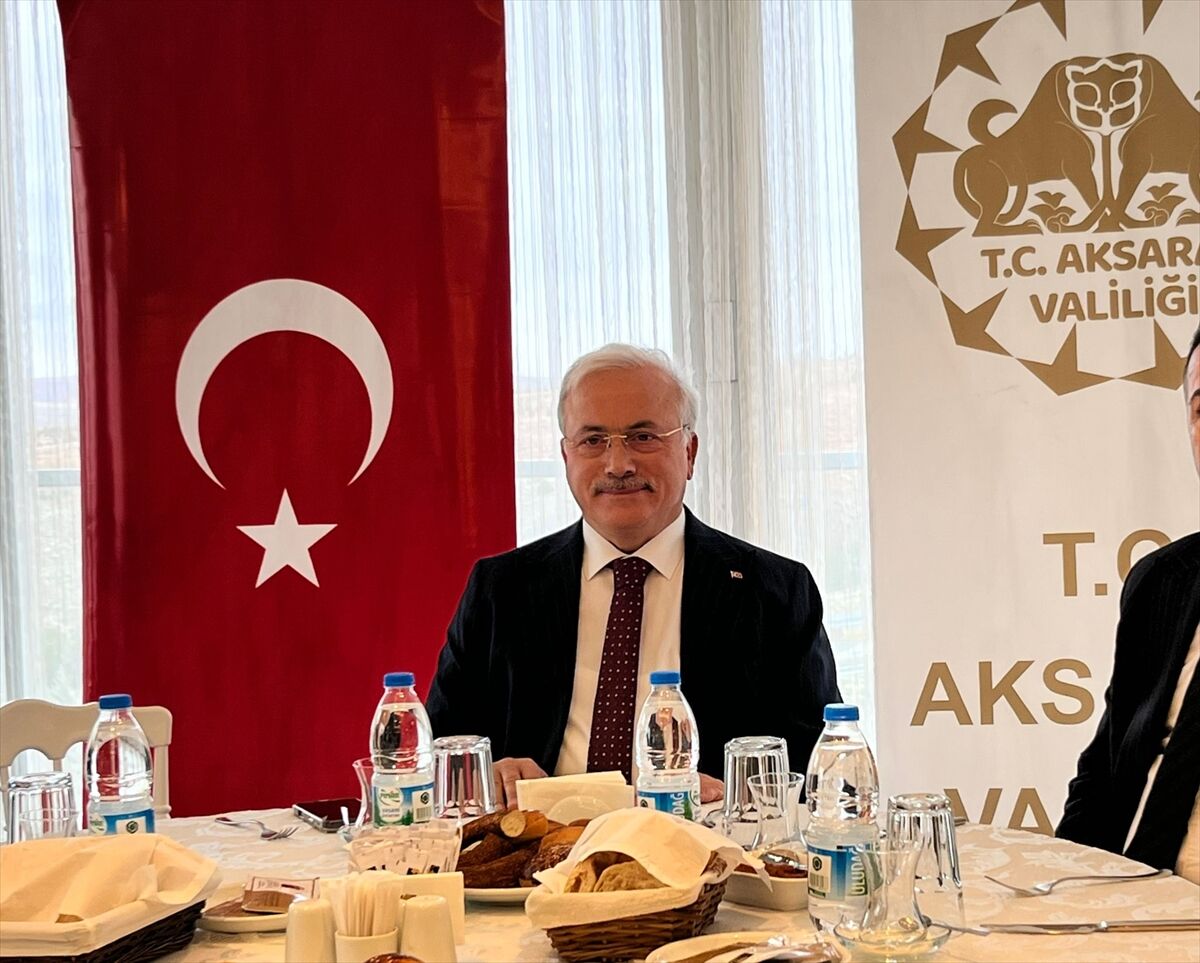 Aksaray'da Vali Mehmet Ali Kumbuzoğlu, gazetecilerle bir araya geldi