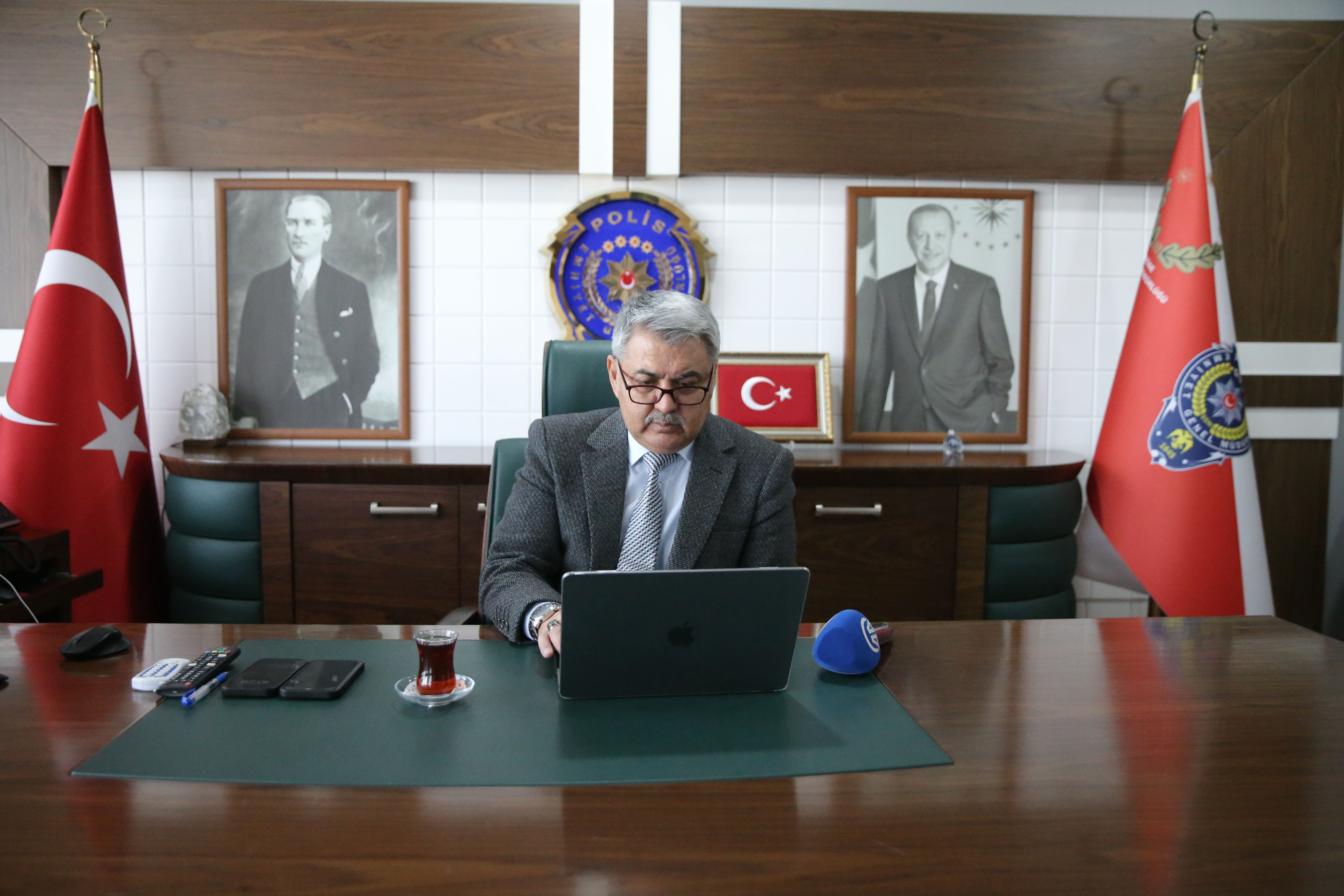 Niğde İl Emniyet Müdürü Delen, AA'nın 'Yılın Kareleri' oylamasına katıldı