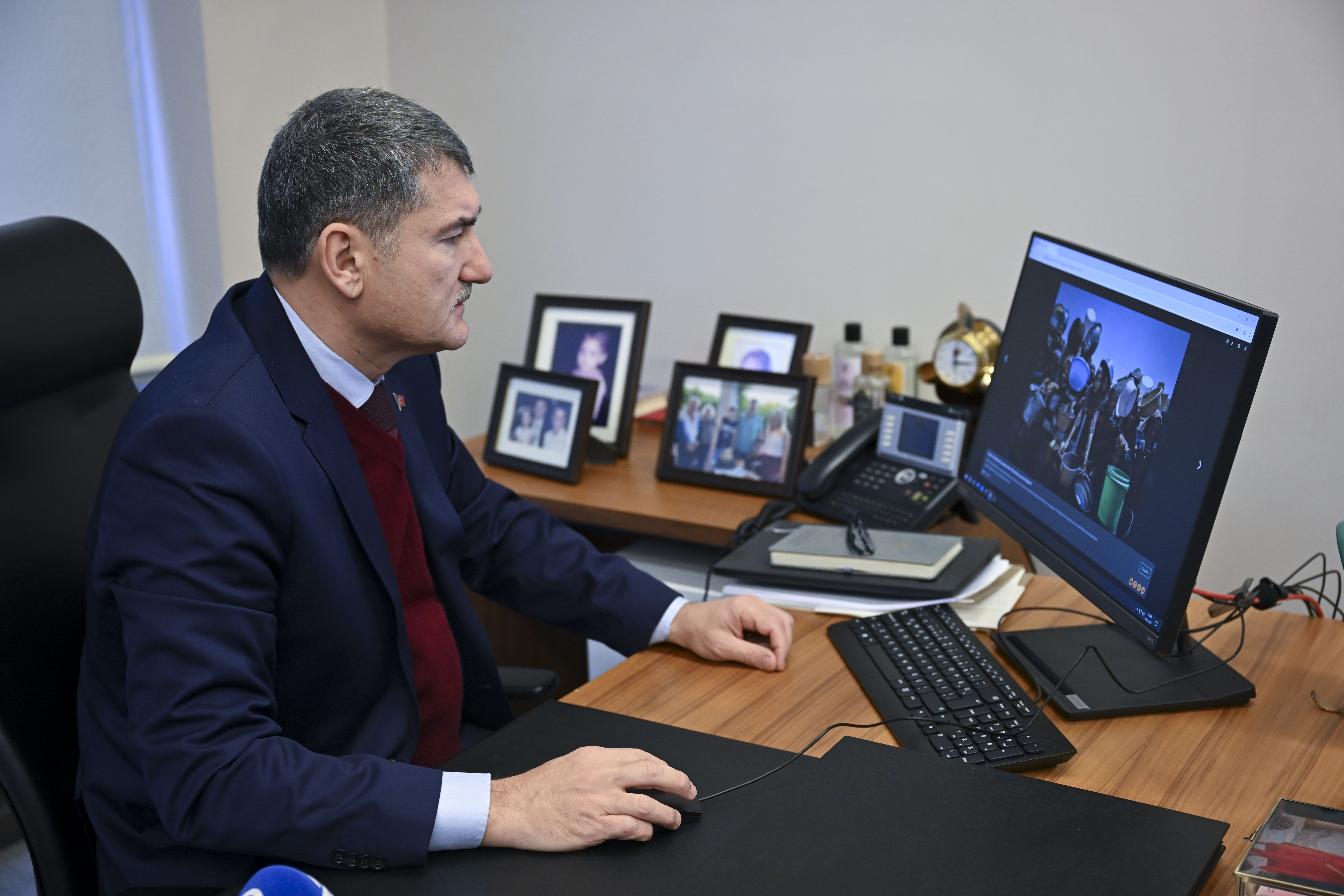 Cumhurbaşkanlığı Güvenlik ve Dış Politikalar Kurulu Başkanvekili Erhan, AA'nın 'Yılın Kareleri' oylamasına katıldı