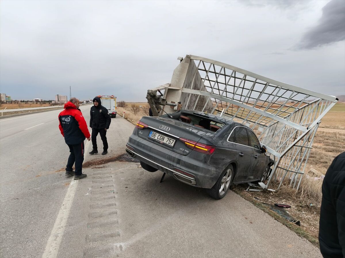 Karaman'da rüzgar etkili oluyor