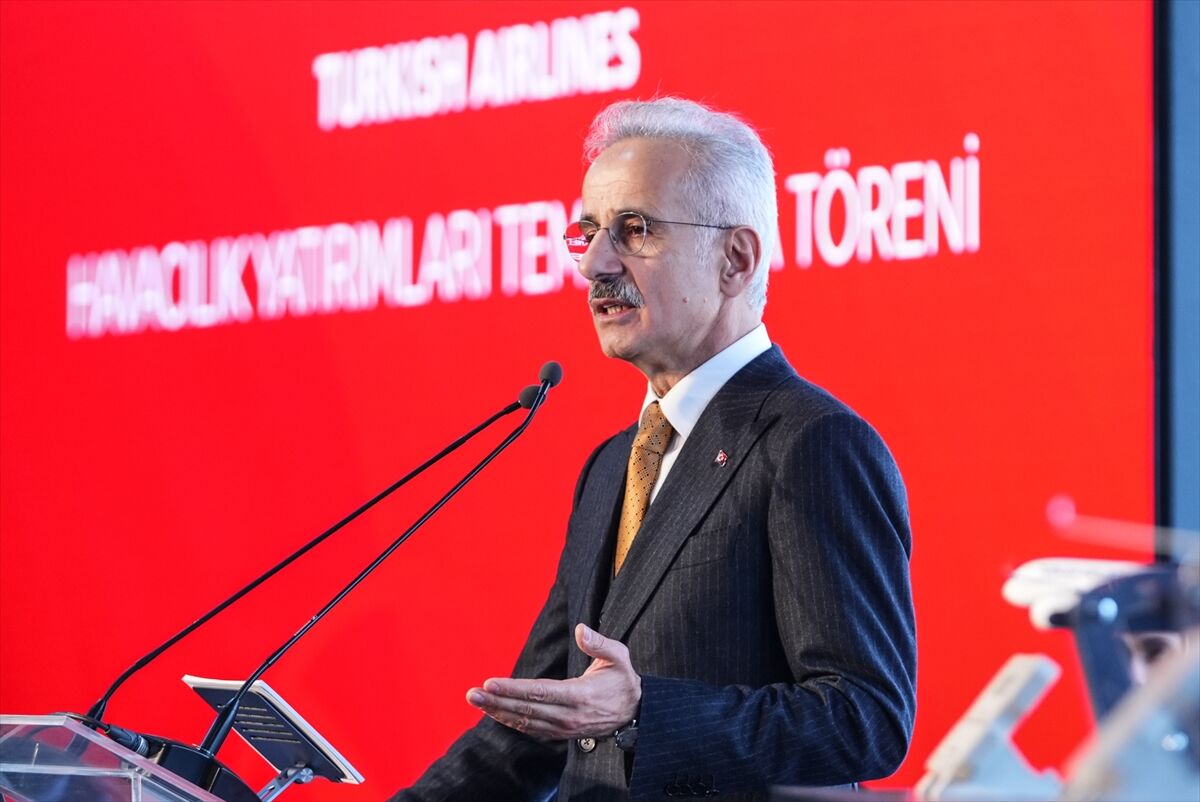 Bakan Uraloğlu, THY'nin Havacılık Yatırımları Temel Atma Töreni'nde konuştu: