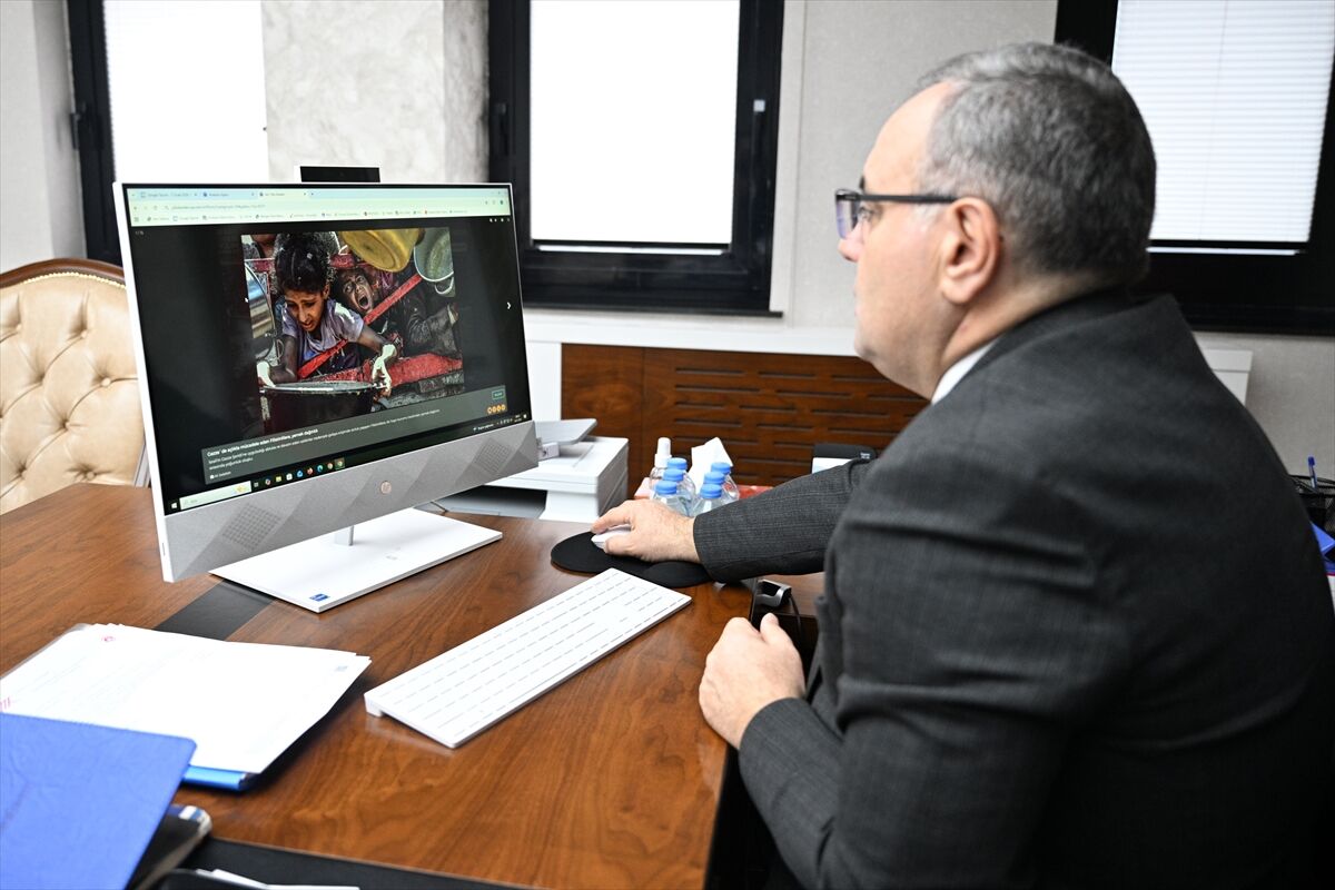 Erciyes Üniversitesi Rektörü Altun, AA'nın 'Yılın Kareleri' oylamasına katıldı
