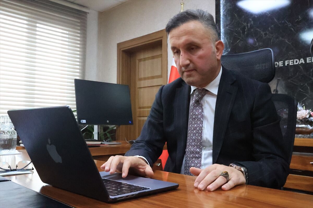 Kayseri İl Milli Eğitim Müdürü Esen, AA'nın 'Yılın Kareleri' oylamasına katıldı