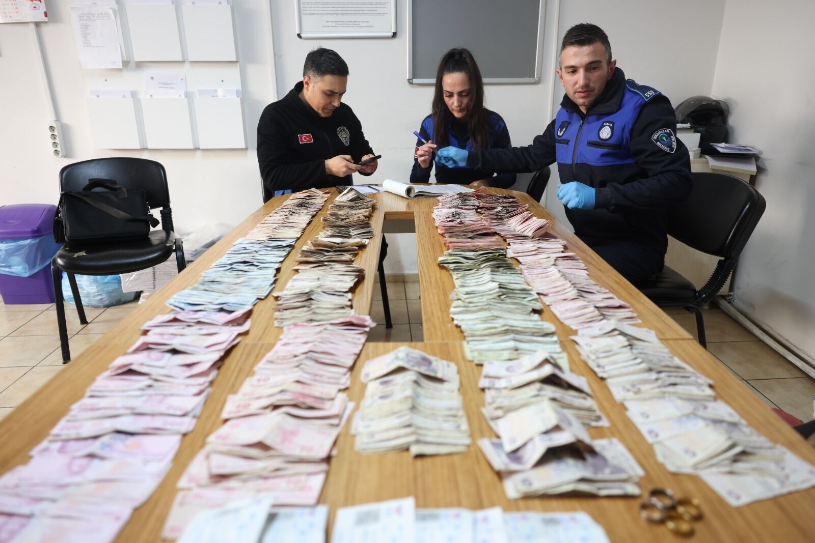 Eskişehir'de dilencinin üzerinden 30 bin lira çıktı