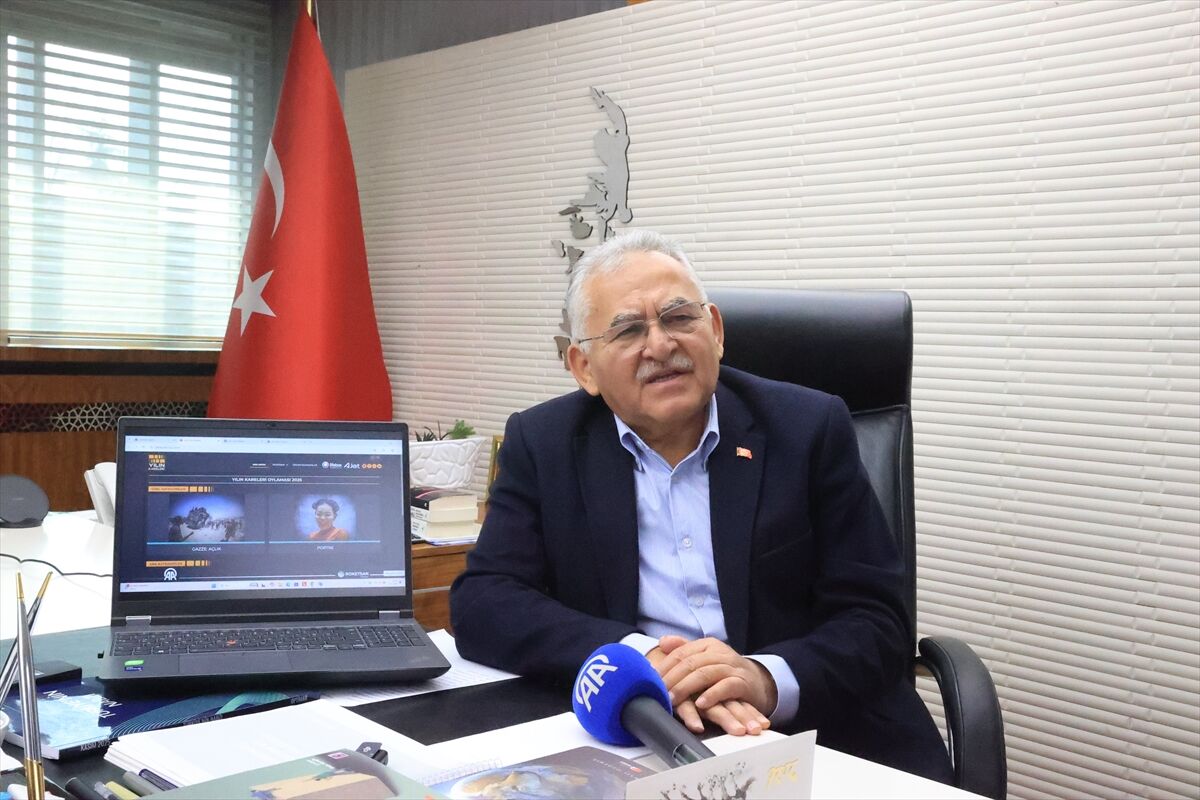 Kayseri Büyükşehir Belediye Başkanı Büyükkılıç, AA'nın 'Yılın Kareleri' oylamasına katıldı