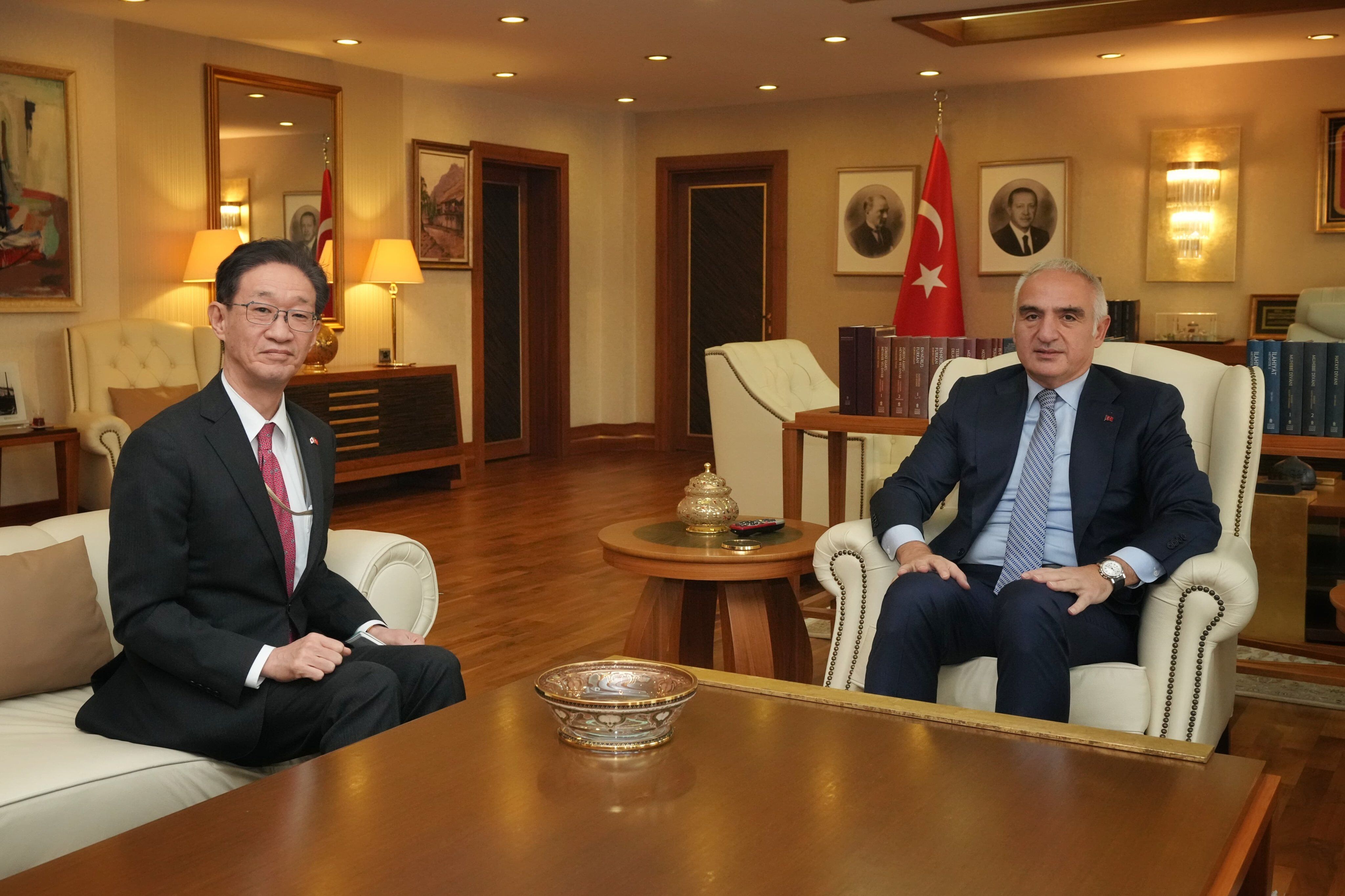 Bakan Ersoy, Japonya'nın Ankara Büyükelçisi Tamura ile görüştü