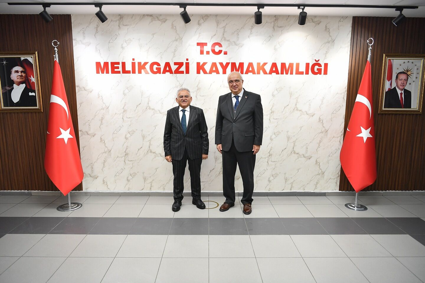 Başkan Büyükkılıç'tan kaymakamlara ziyaret