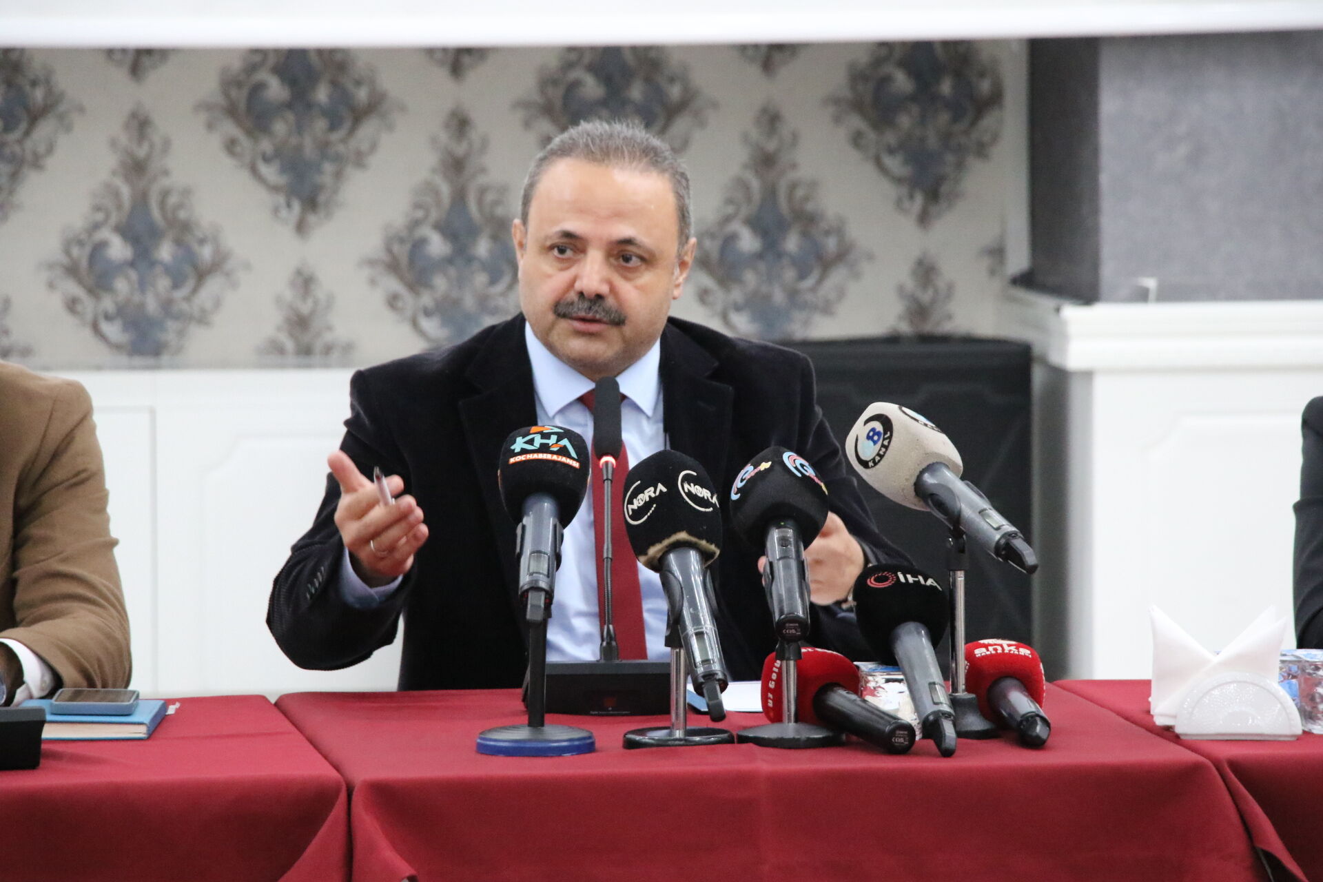Aksaray Üniversitesi Rektörü Prof. Dr. Arıbaş, gazetecilerle bir araya geldi