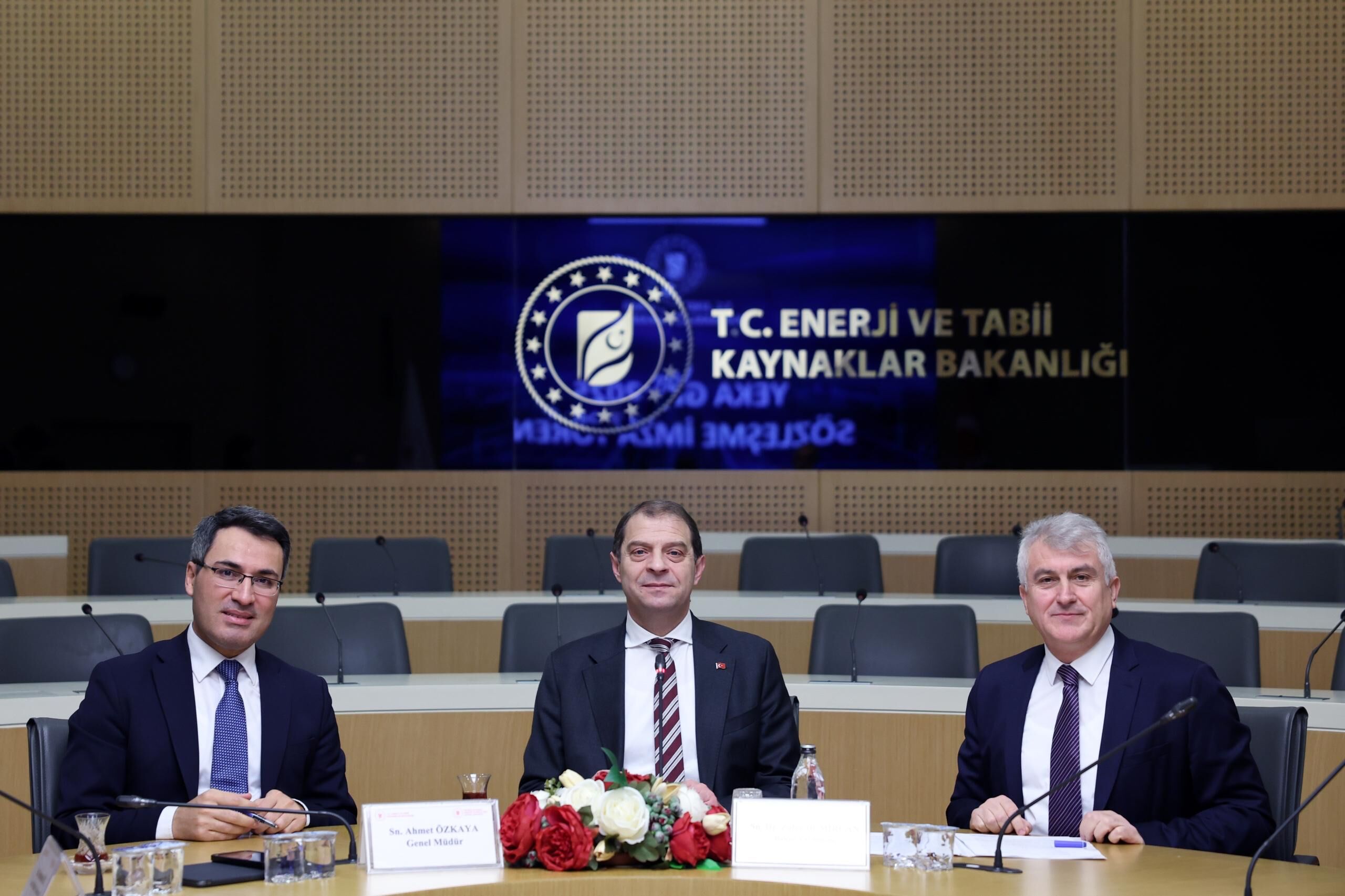 YEKA GES-2025 yarışmalarının sözleşmeleri imzalandı