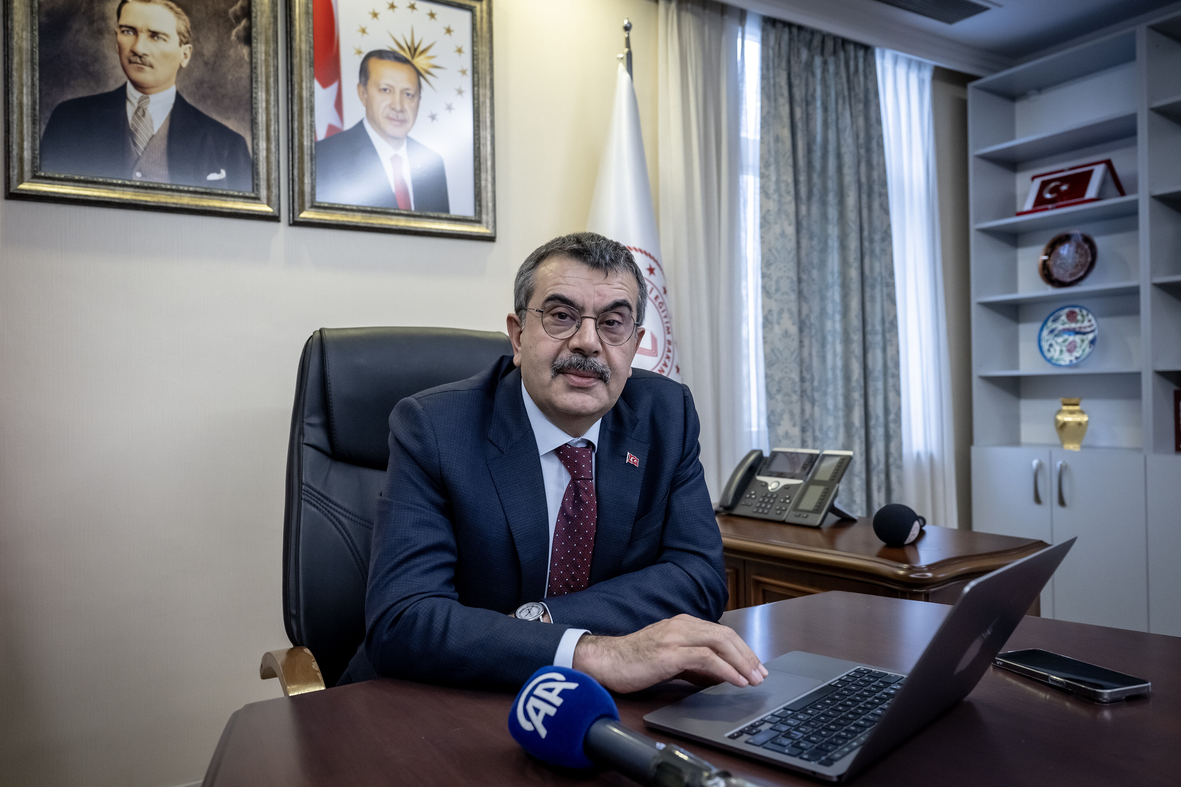 Milli Eğitim Bakanı Tekin, AA'nın 'Yılın Kareleri' oylamasına katıldı