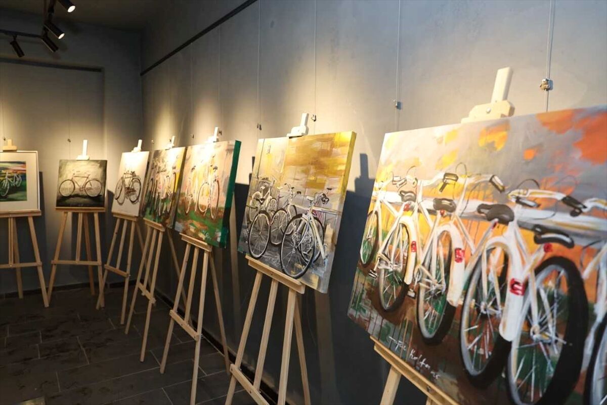 Talas Su Medeniyeti Galerisi'nde bisiklet temalı resim sergisi açıldı