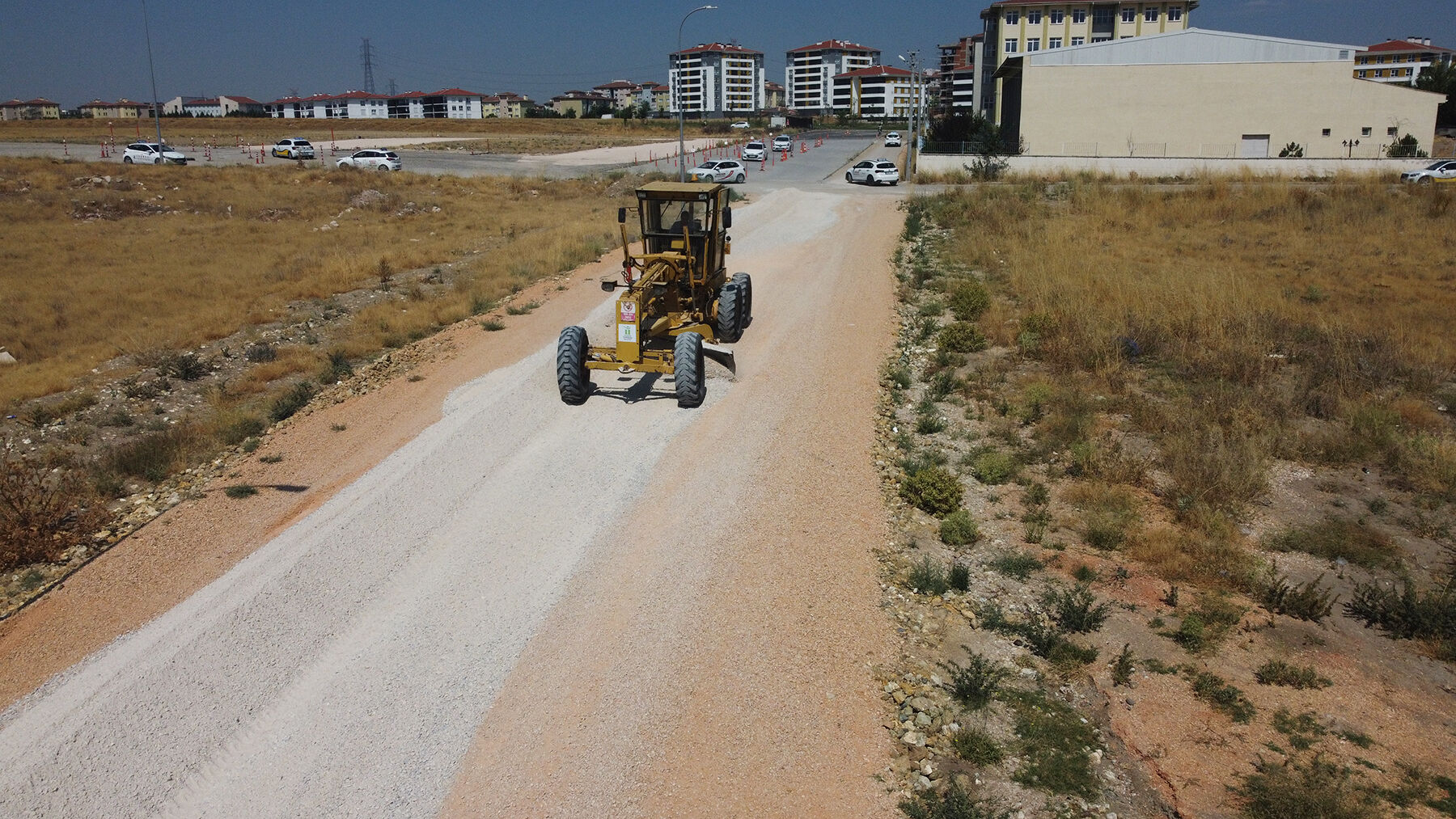 Yol çalışmalarında hız kesmiyor