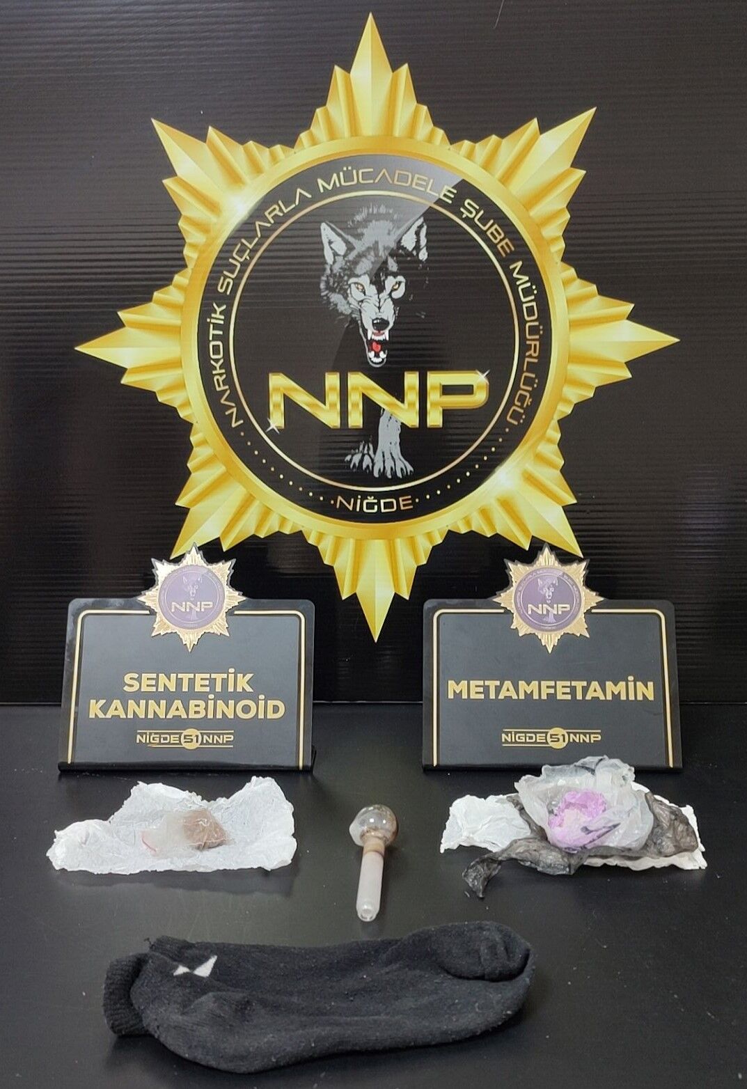 Niğde'de uyuşturucu operasyonunda yakalanan 5 zanlıdan 2'si tutuklandı