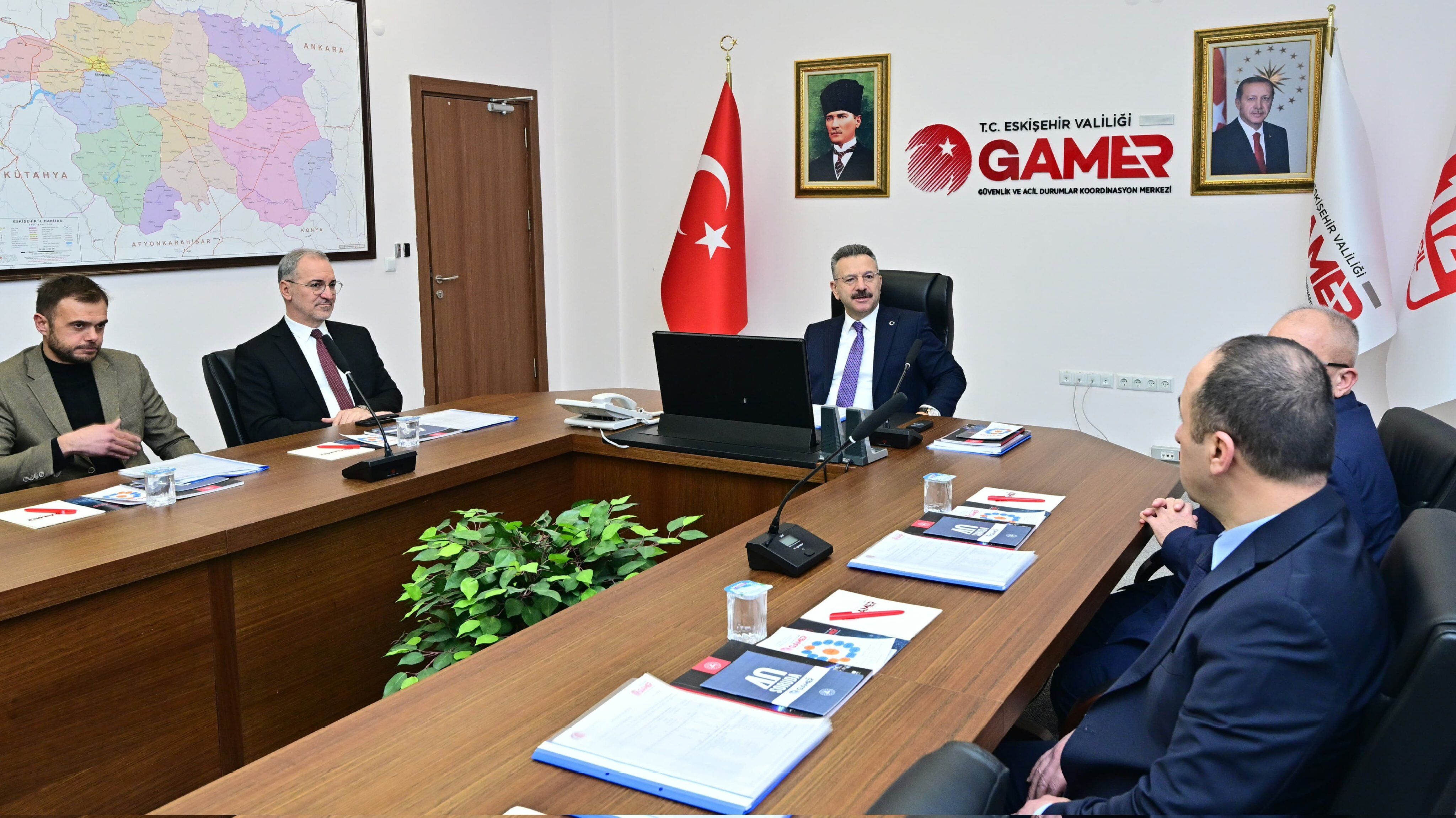 Eskişehir Valisi Aksoy, yılbaşı için alınan tedbirleri denetledi