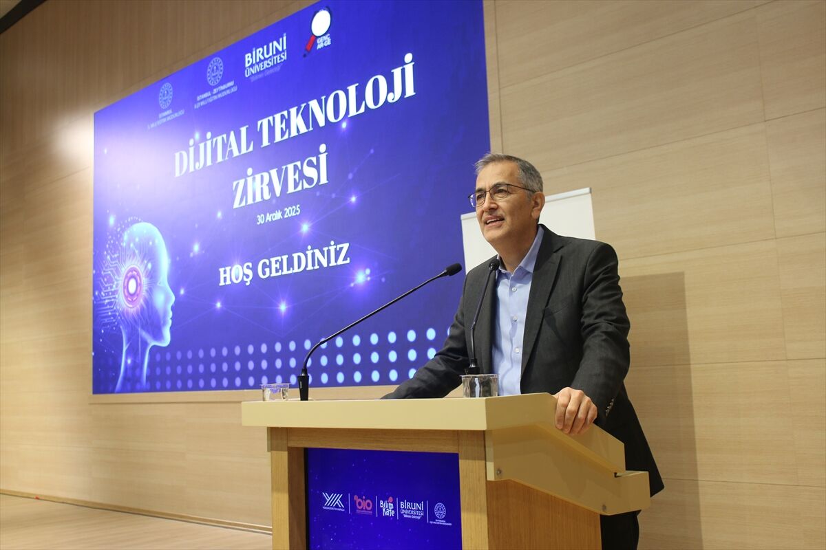 Biruni Üniversitesinde Dijital Teknoloji Zirvesi Düzenlendi