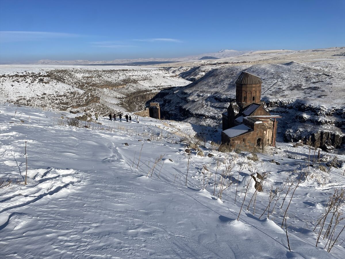 Kars'taki Ani Ören Yeri, beyaza büründü