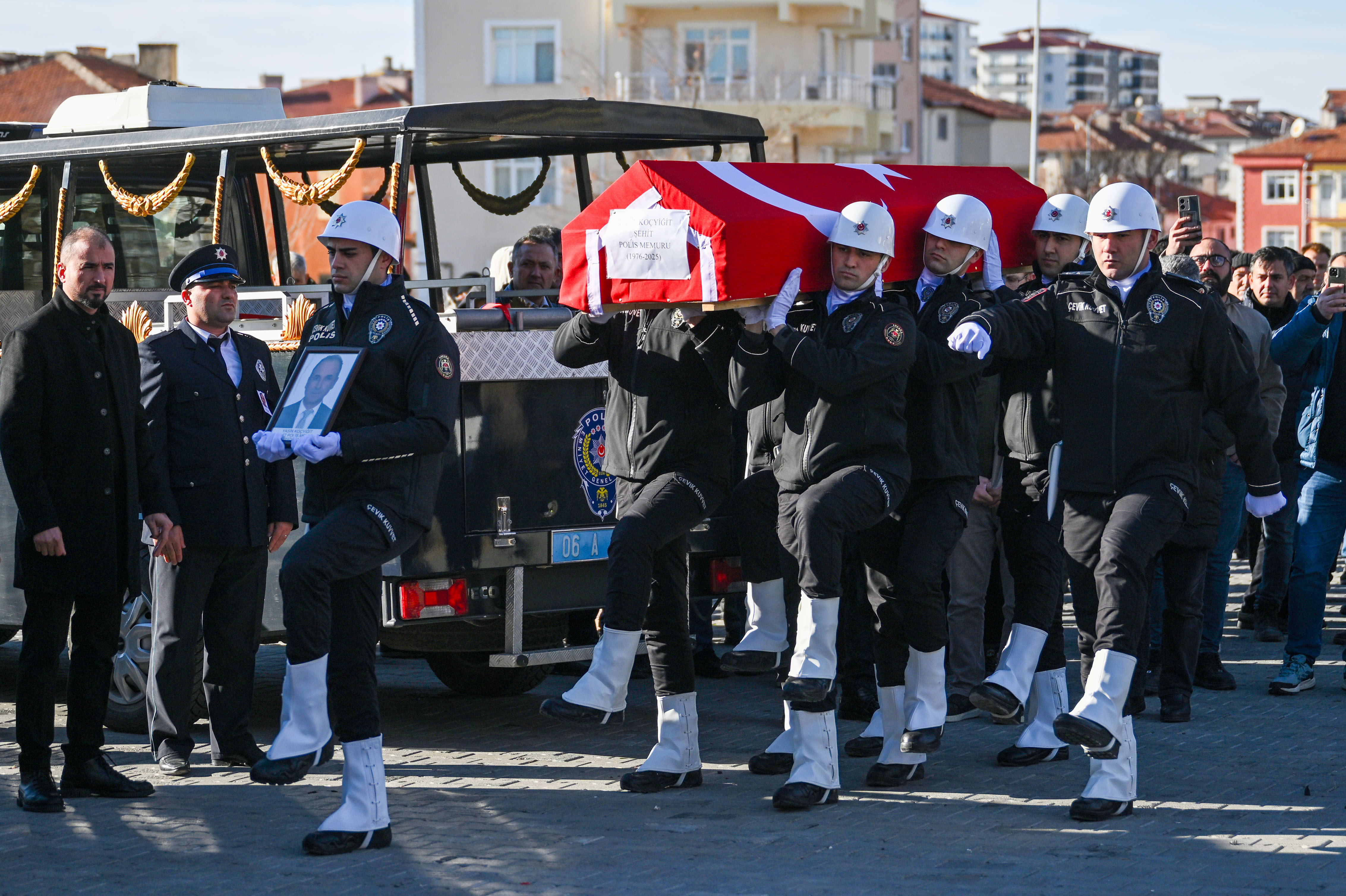 Şehit Polis Memuru Yasin Koçyiğit, Ankara'da son yolculuğuna uğurlandı