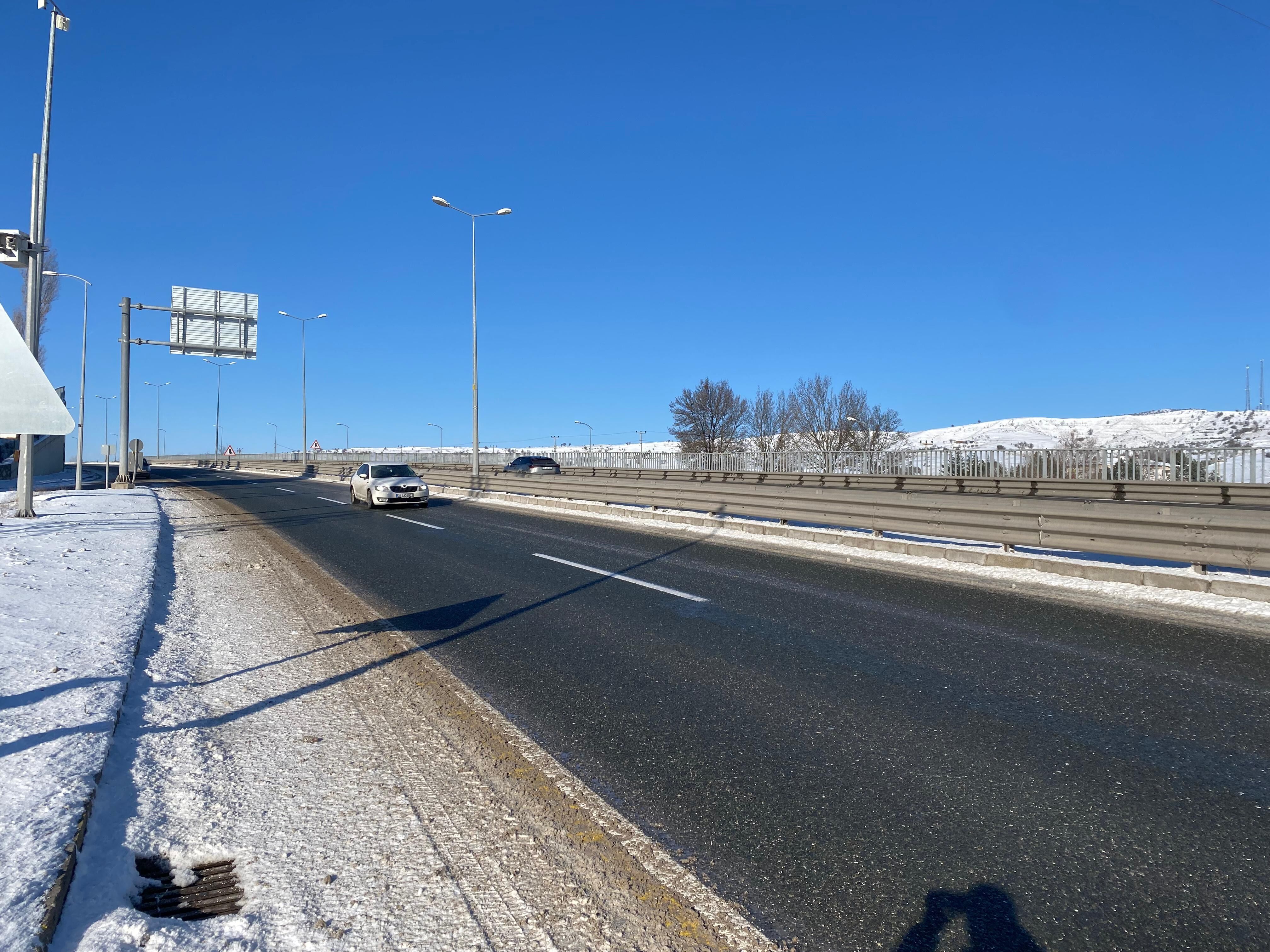 Geçici olarak trafiğe kapatılan D-100 Devlet Yolu'nun Gerede-Karabük kesimi ulaşıma açıldı